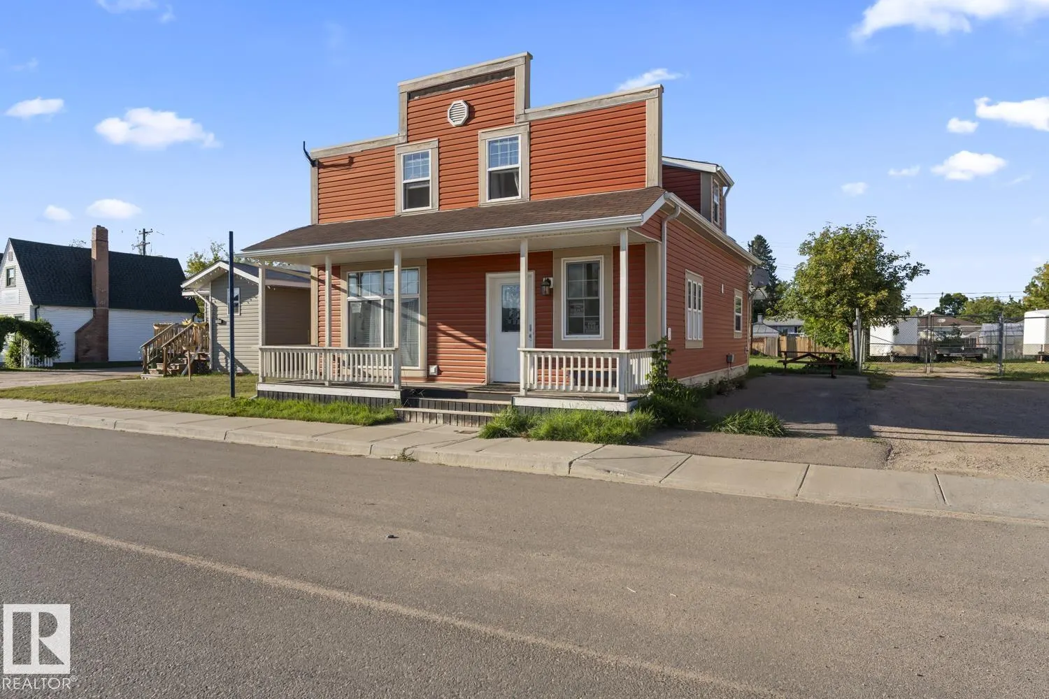5017 51 Ave