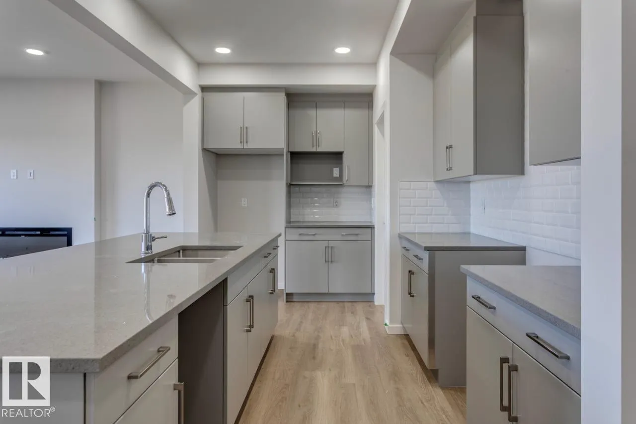 6 Chartres Close