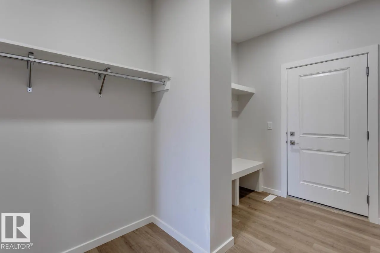 6 Chartres Close