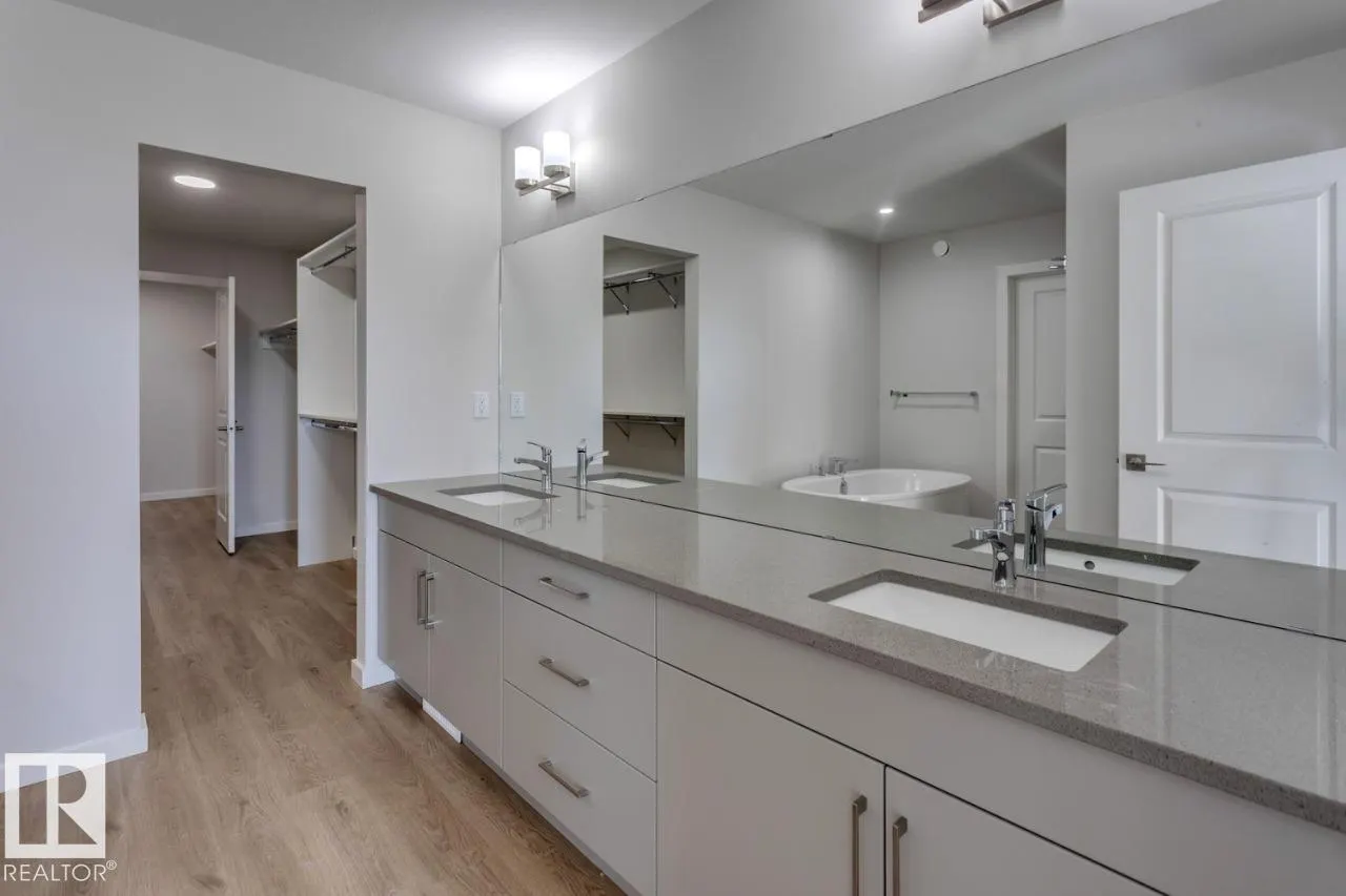 6 Chartres Close
