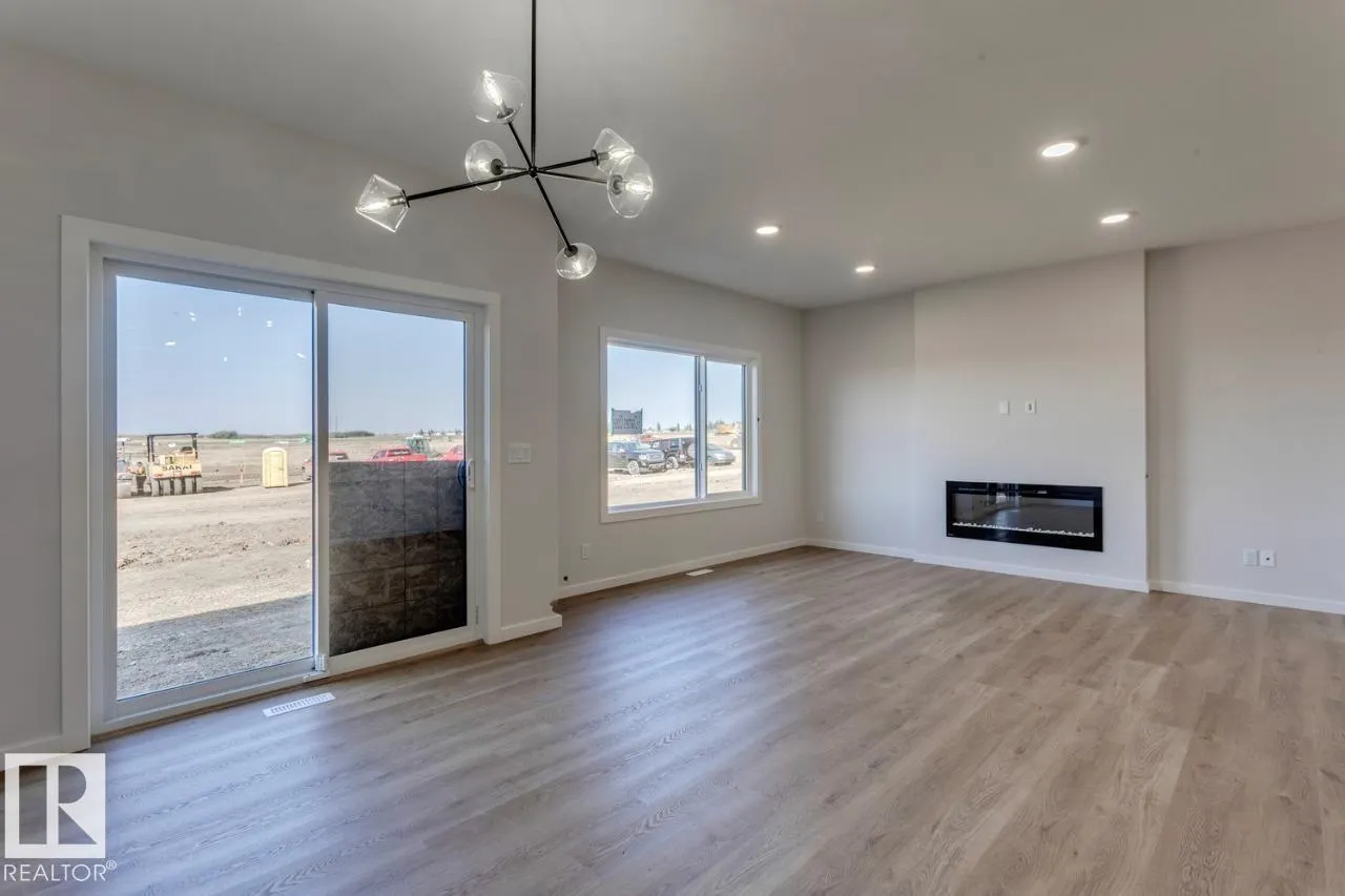 6 Chartres Close