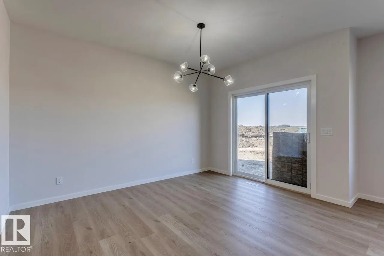 6 Chartres Close