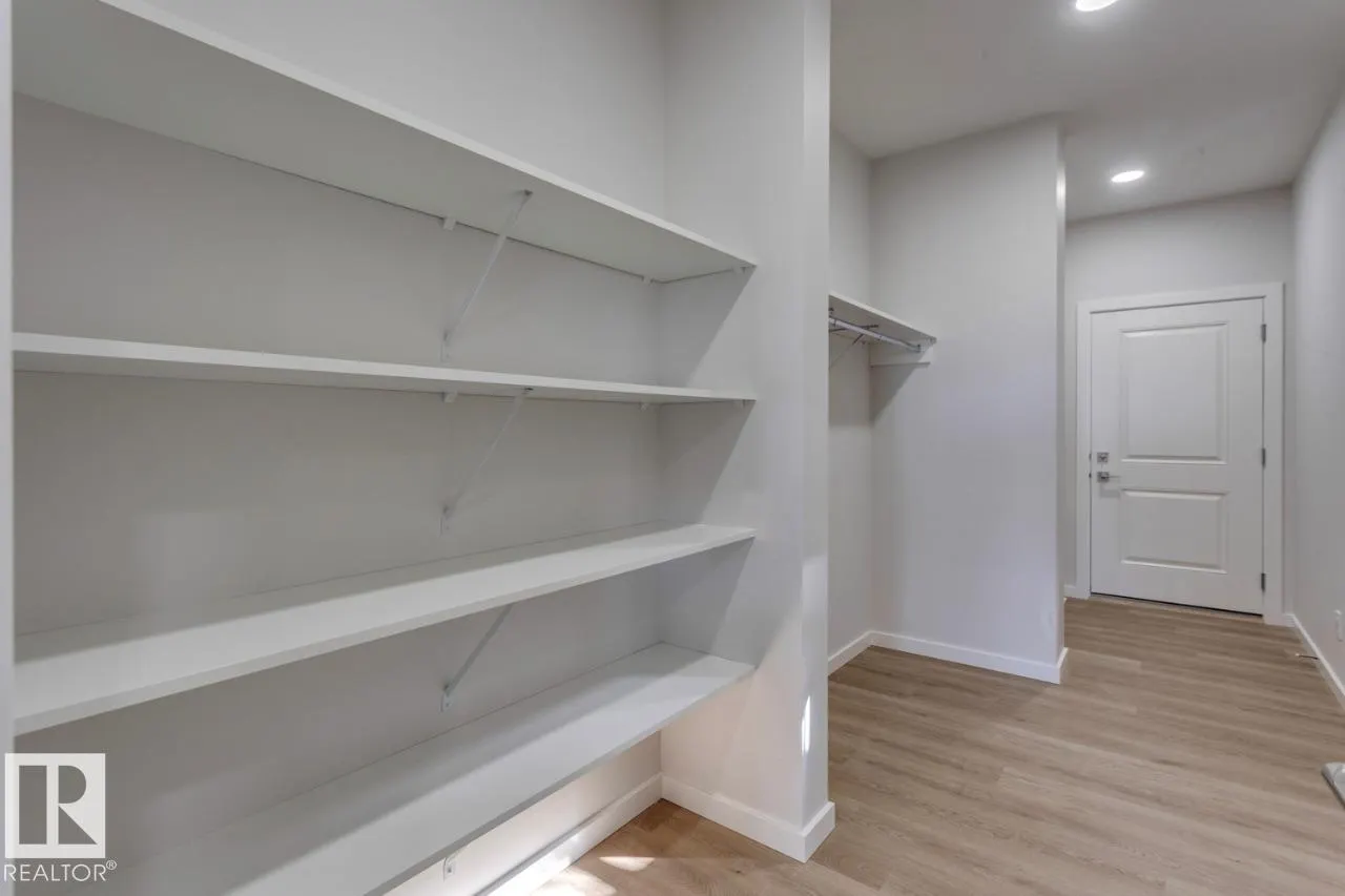 6 Chartres Close