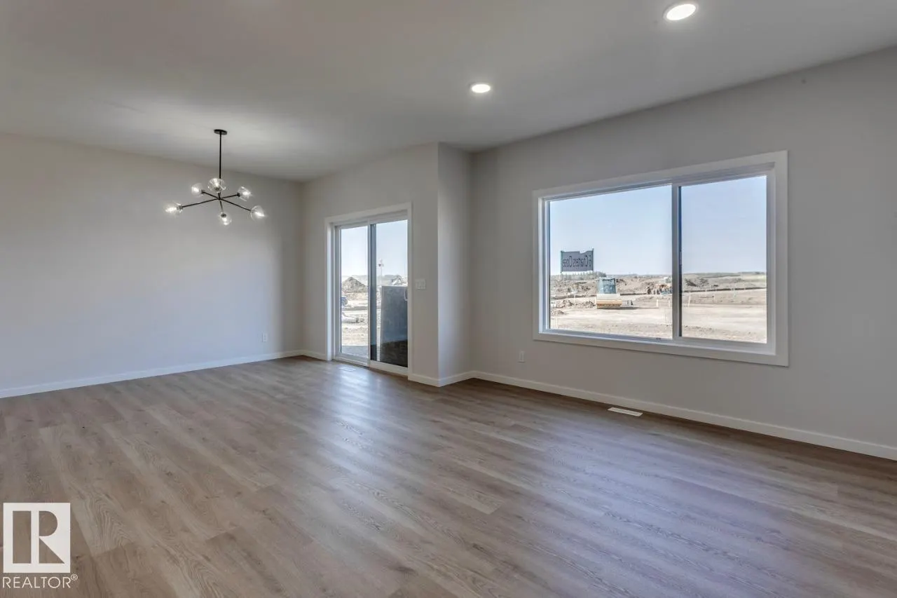 6 Chartres Close