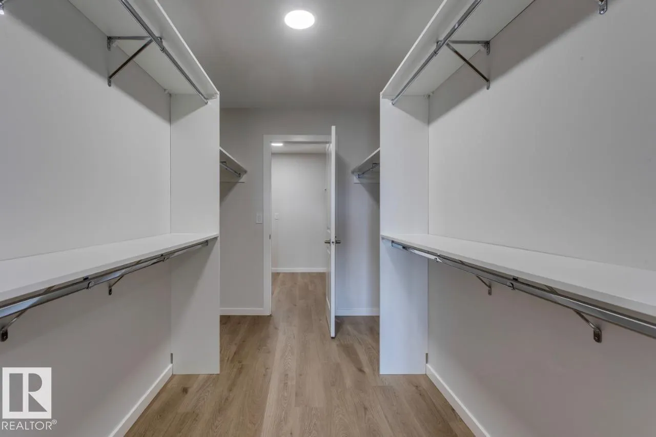 6 Chartres Close