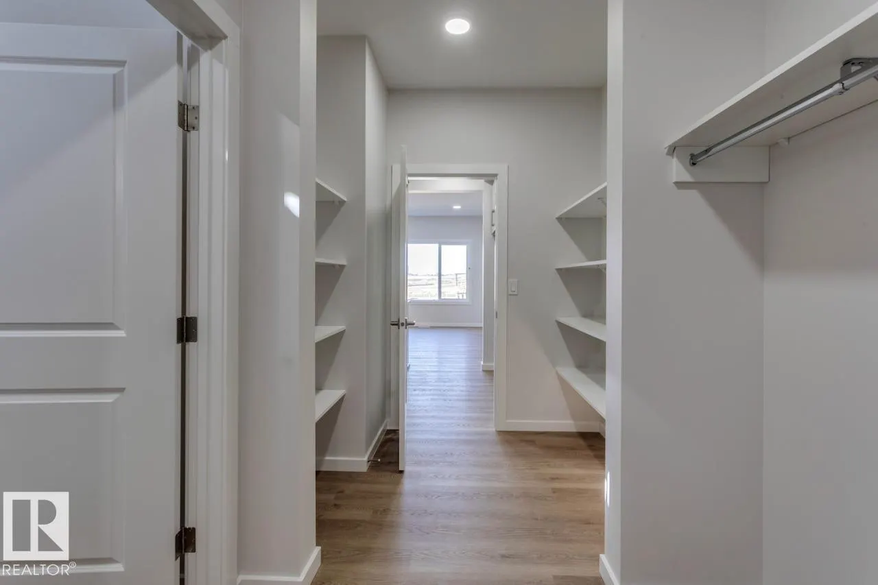 6 Chartres Close
