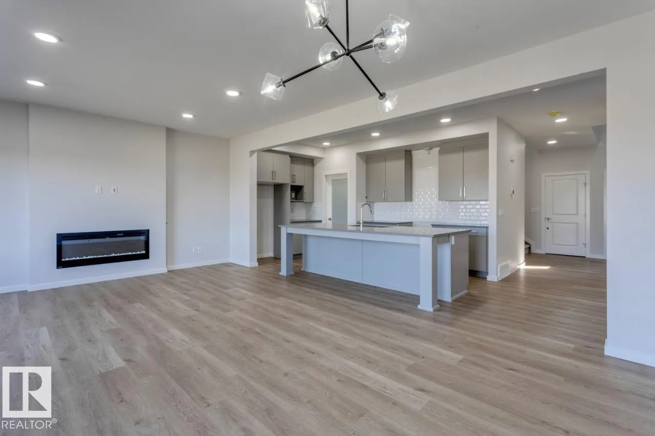 6 Chartres Close