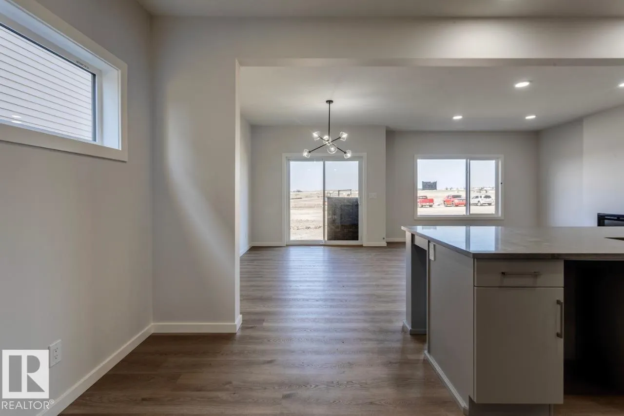 6 Chartres Close