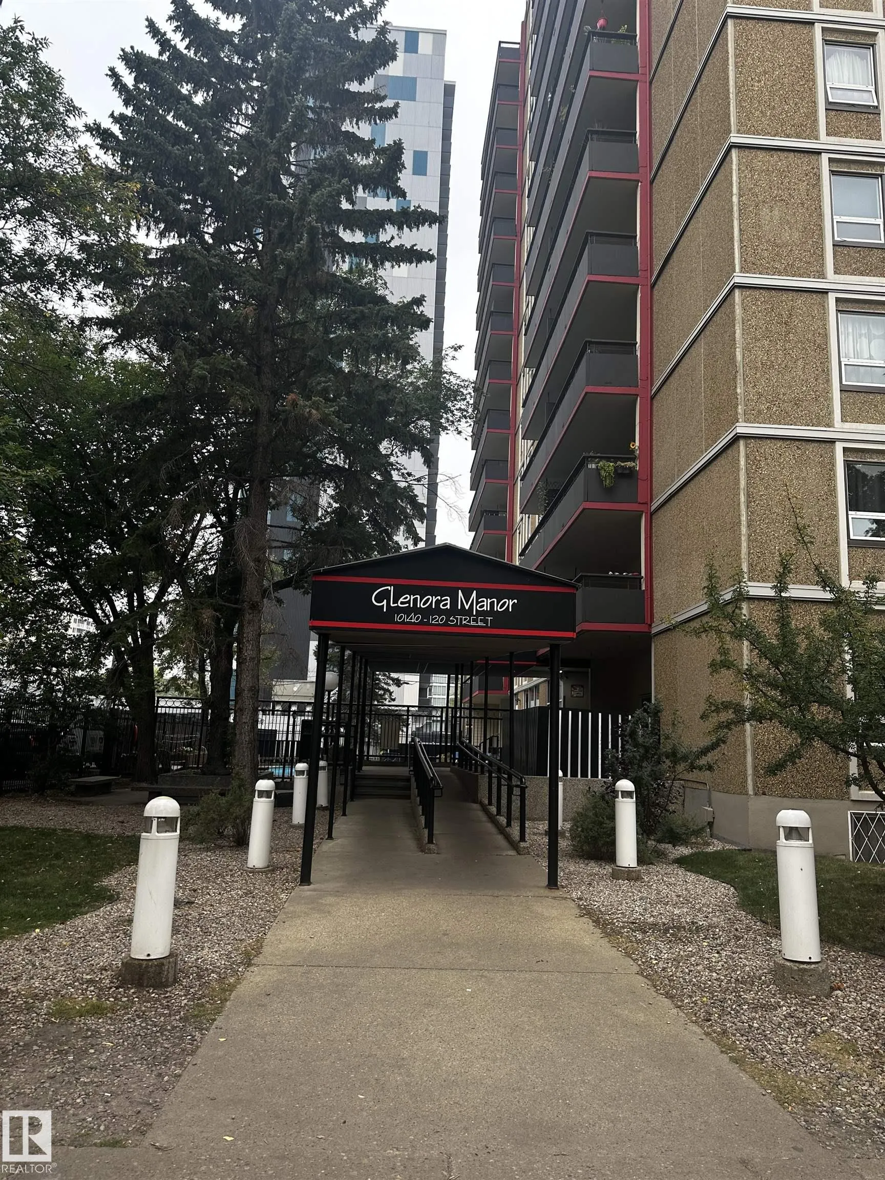 10140 120 Street