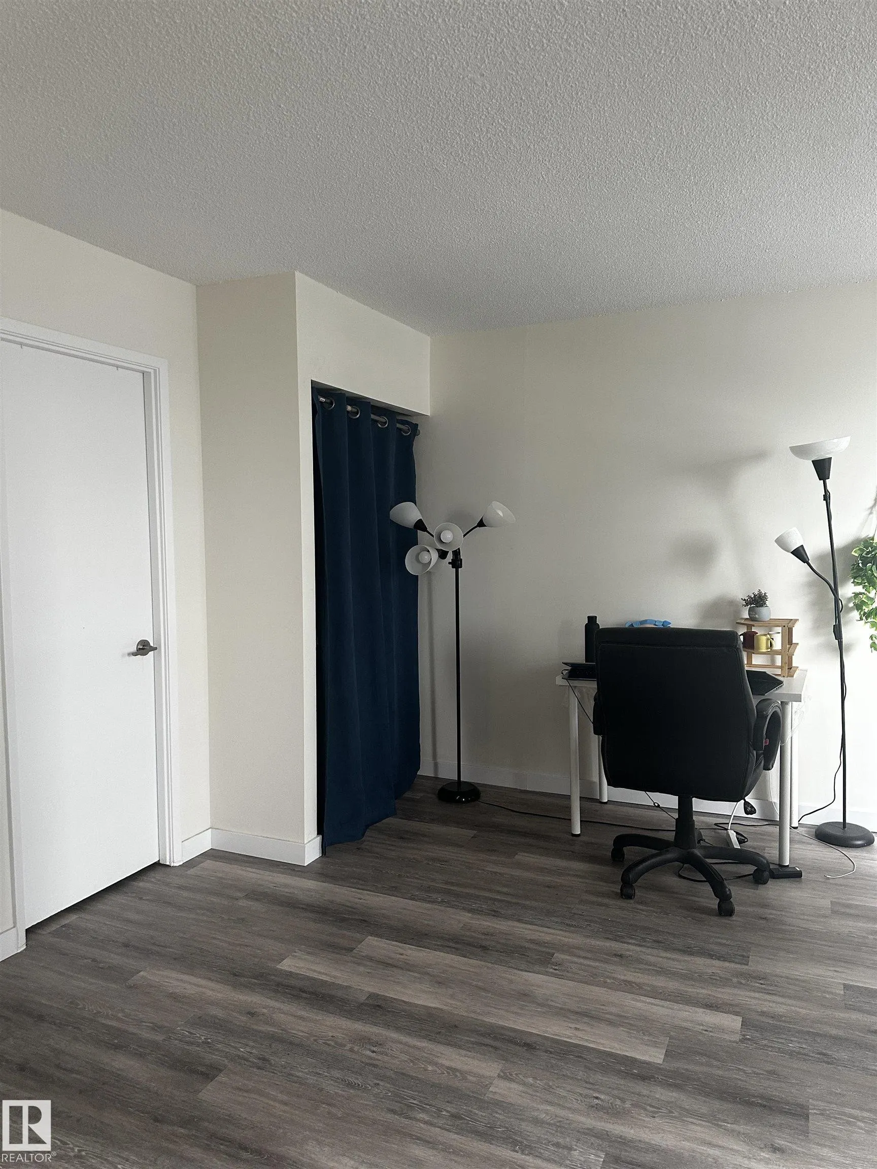 10140 120 Street