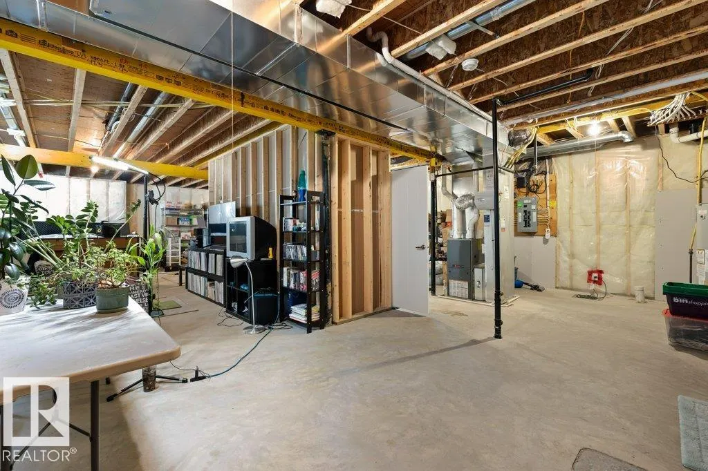 1715 TANAGER Close