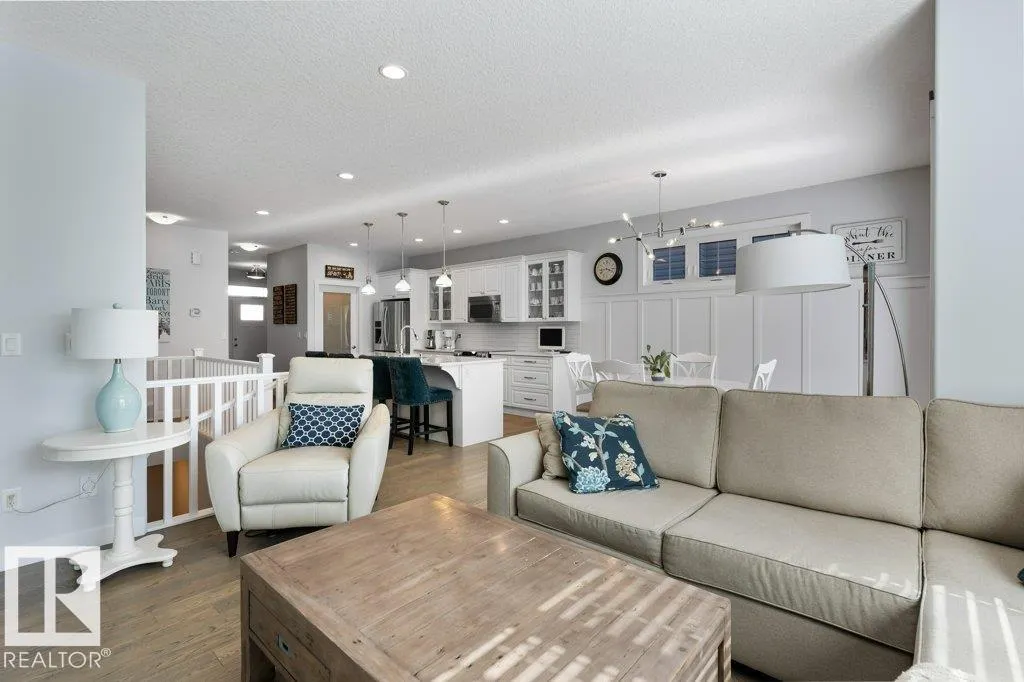 1715 TANAGER Close