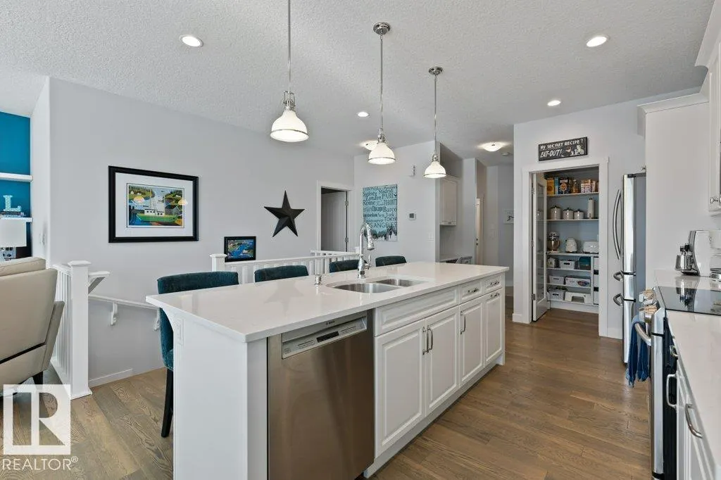 1715 TANAGER Close