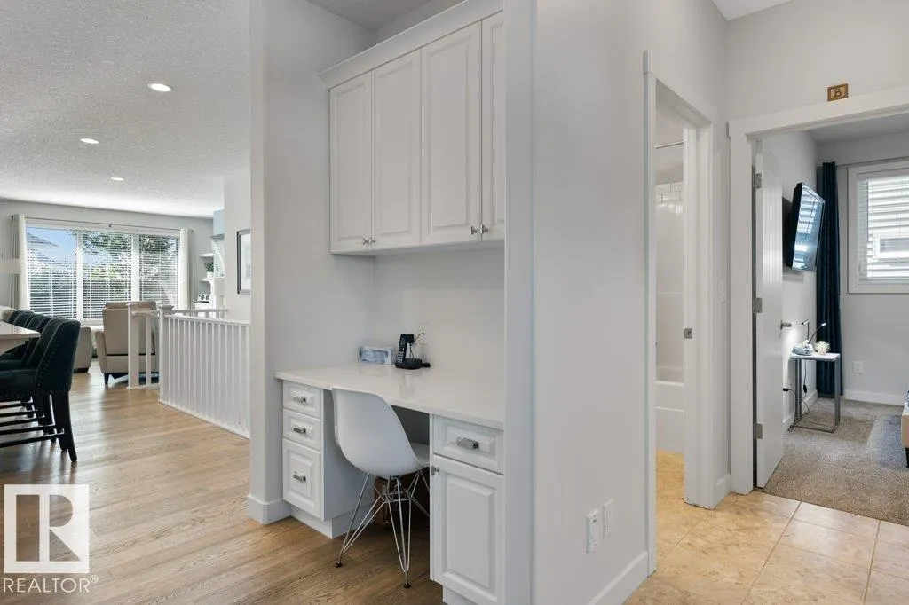 1715 TANAGER Close