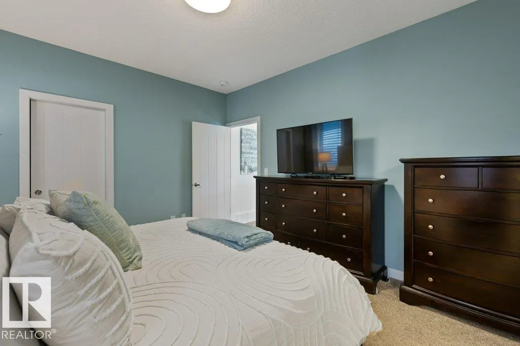 1715 TANAGER Close
