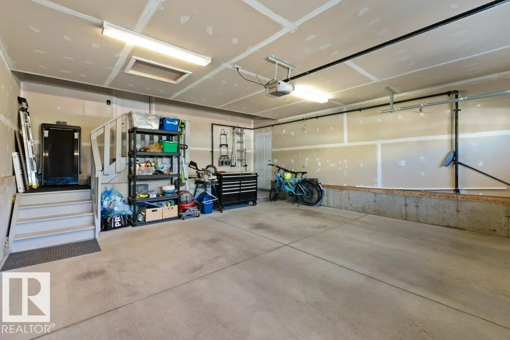1715 TANAGER Close