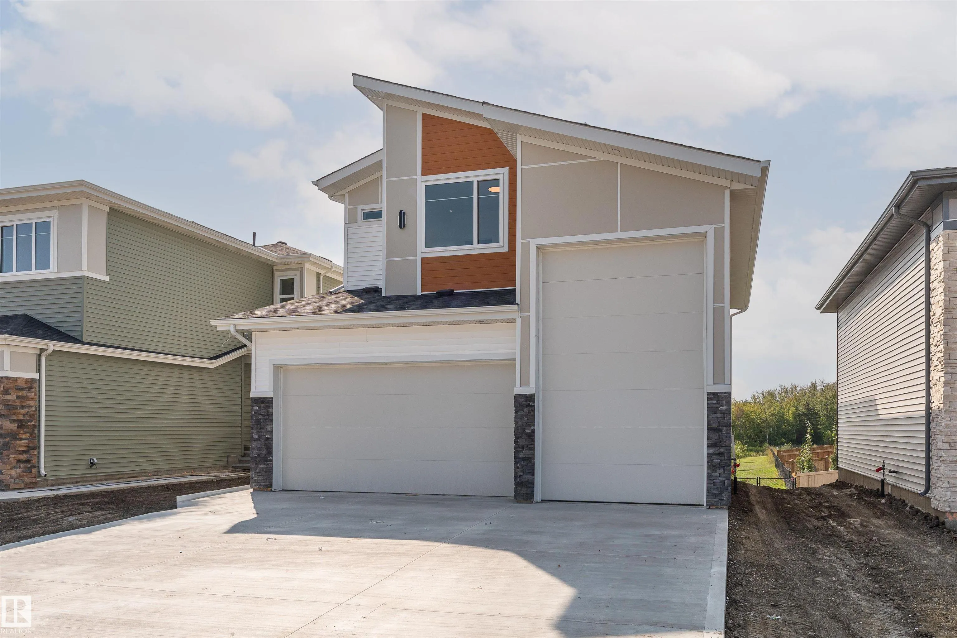 39 MAPLE Crescent