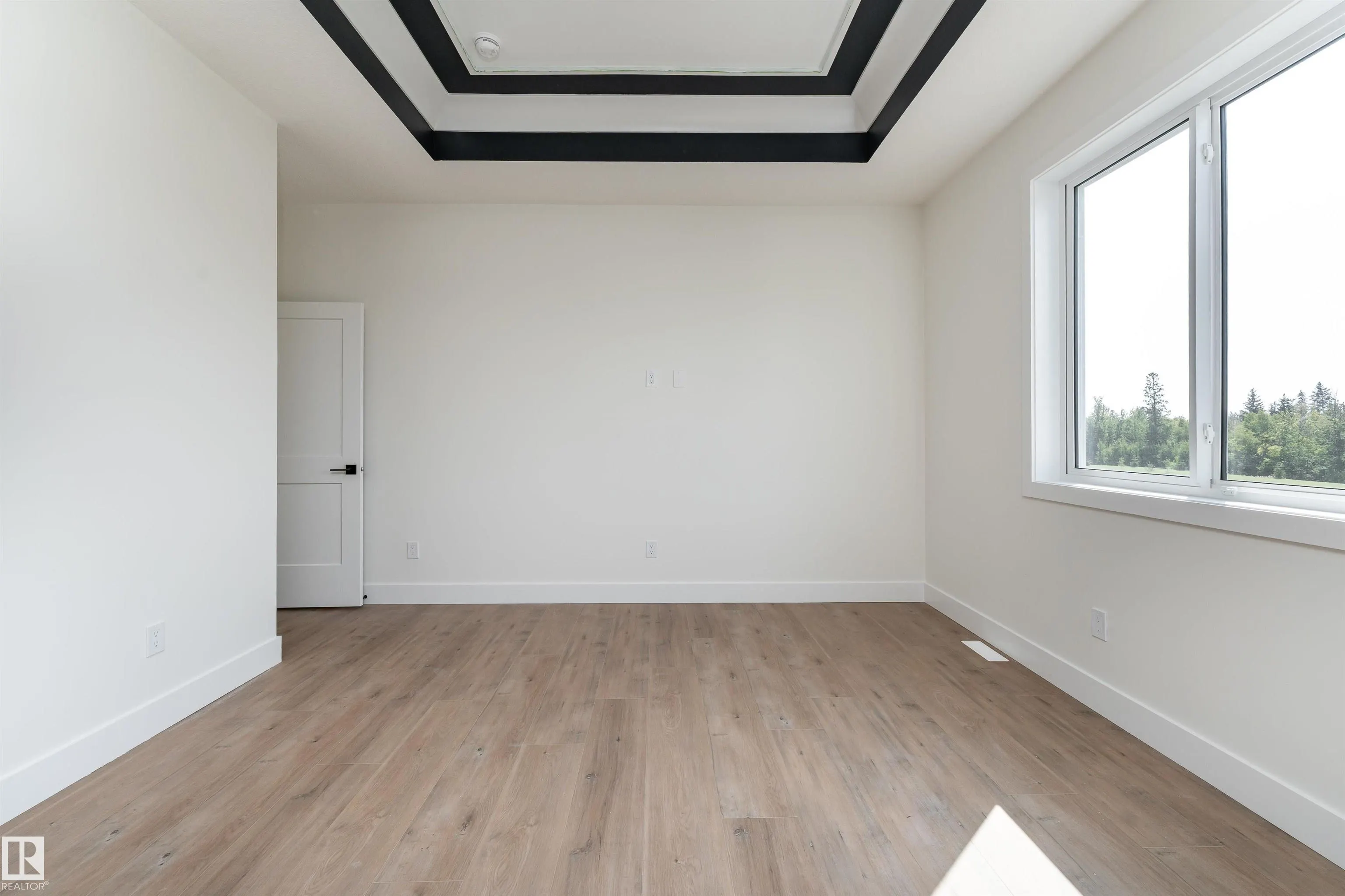 39 MAPLE Crescent