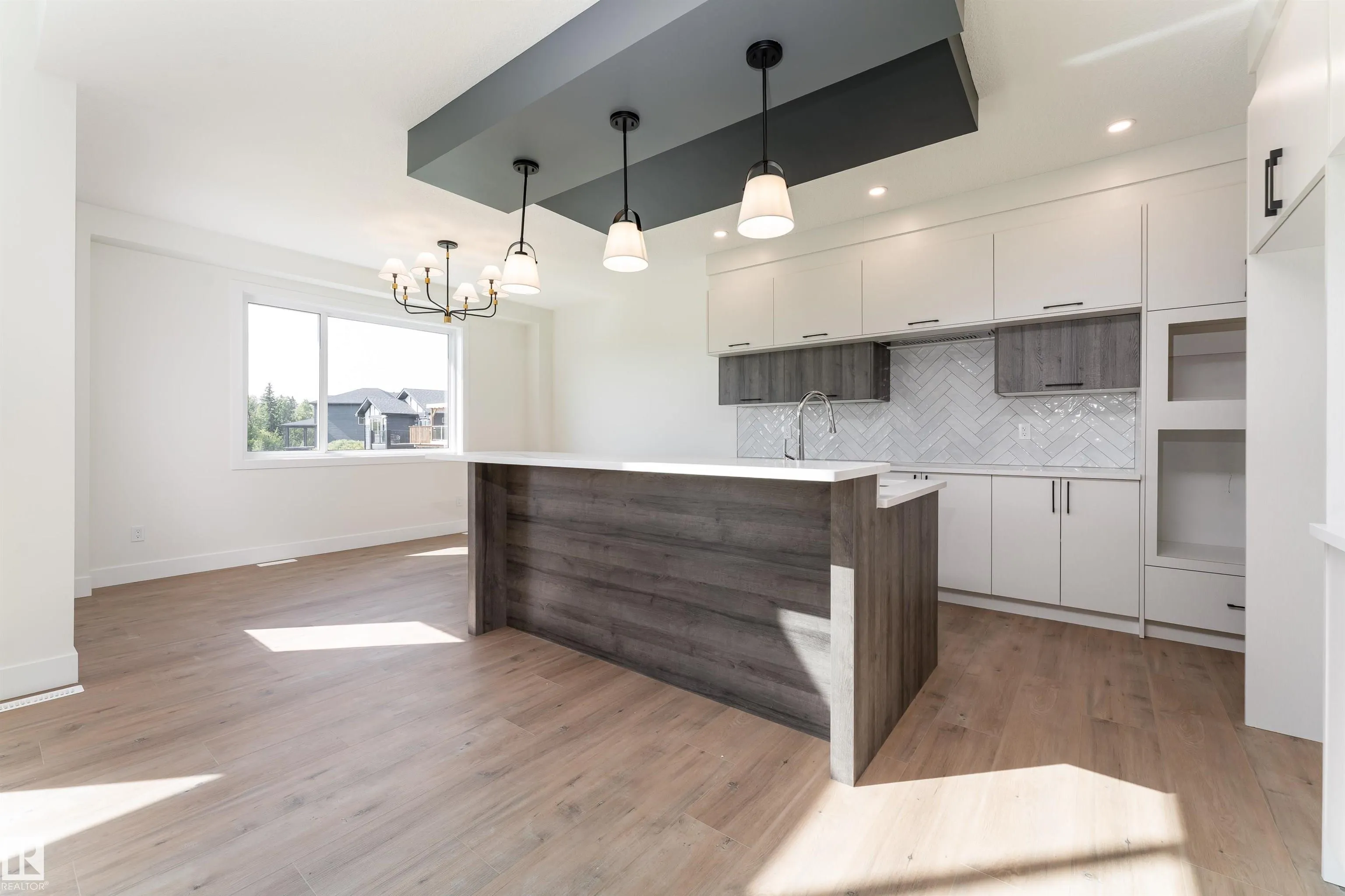 39 MAPLE Crescent