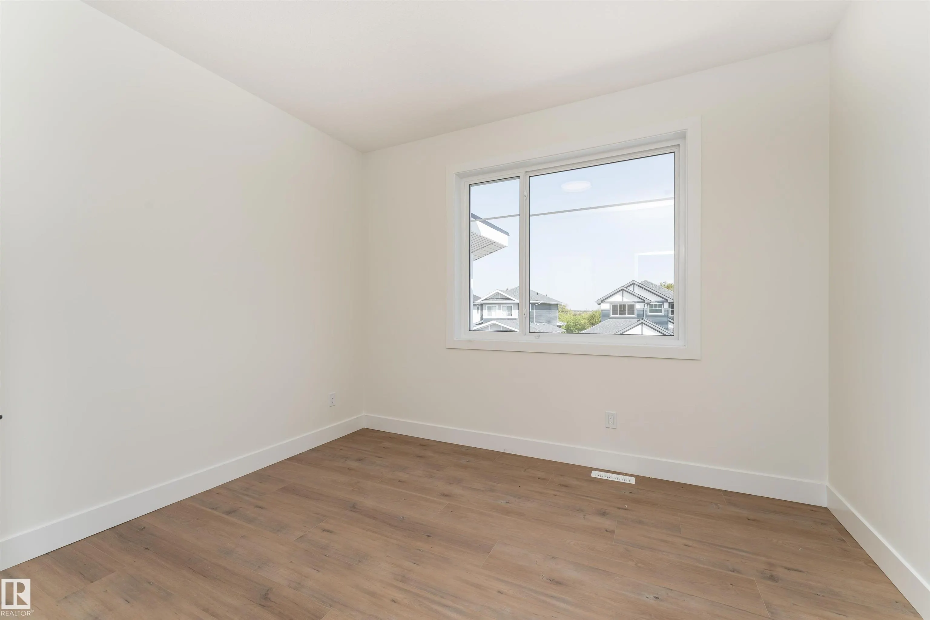 39 MAPLE Crescent