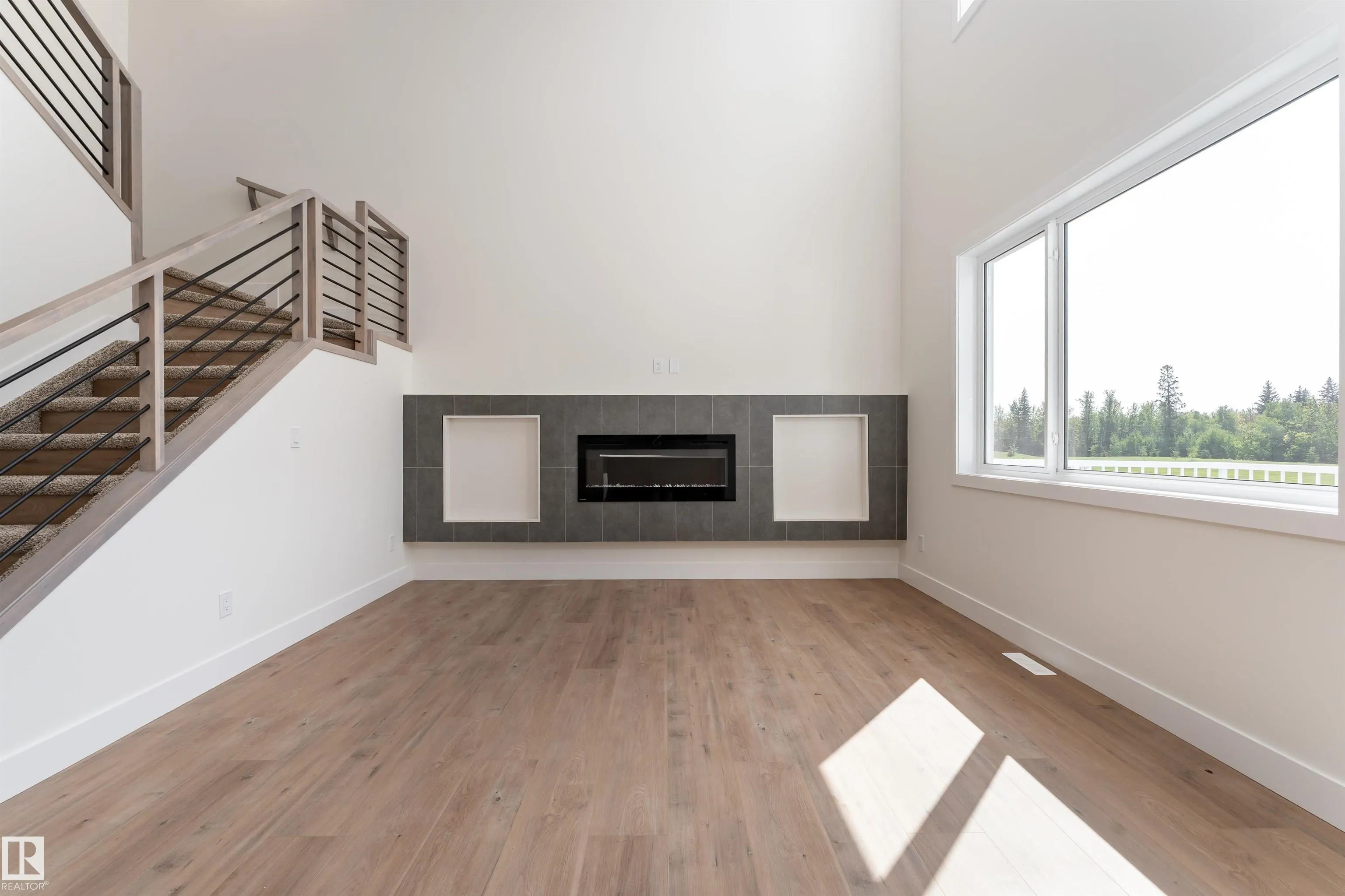 39 MAPLE Crescent