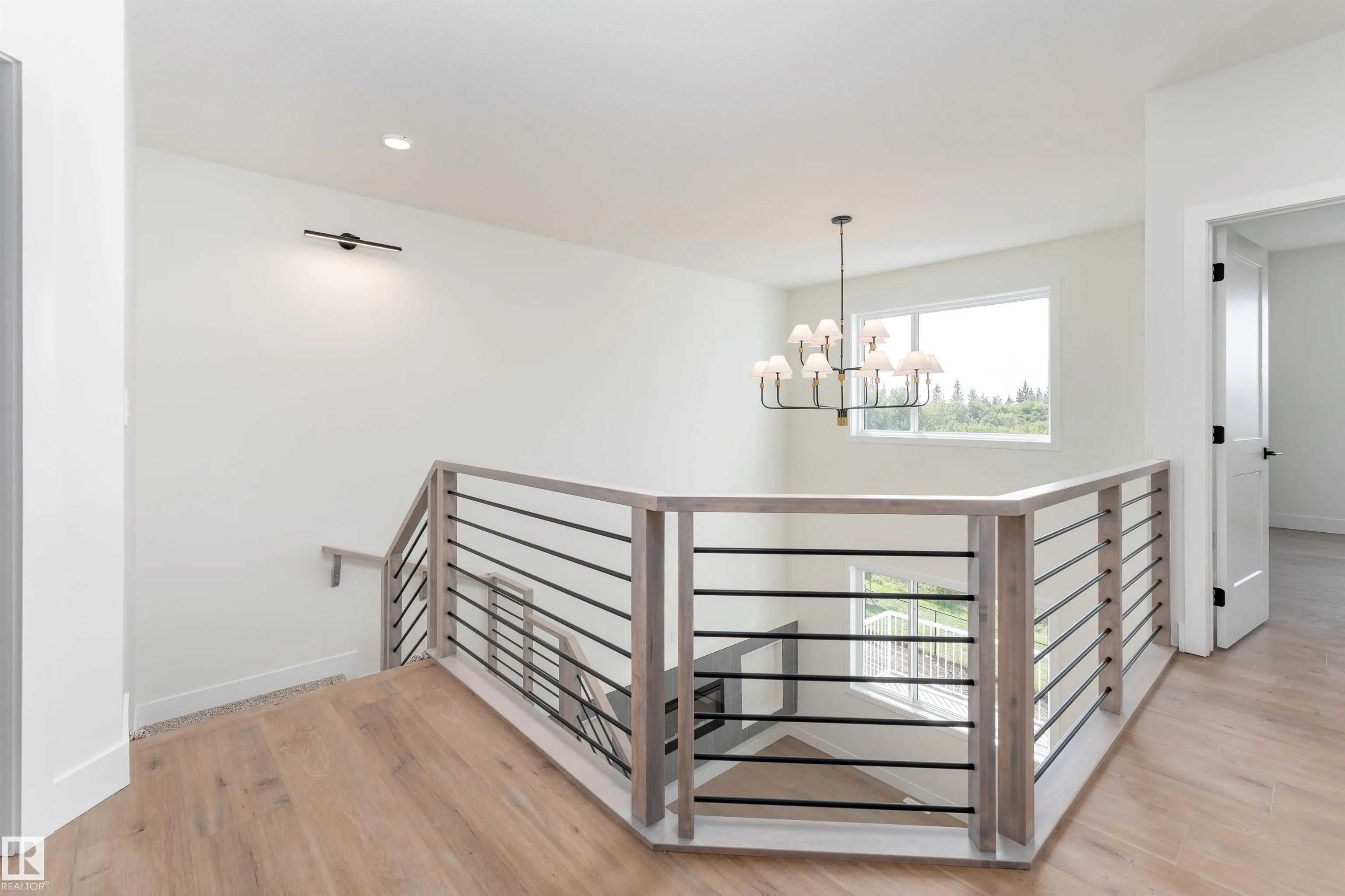39 MAPLE Crescent