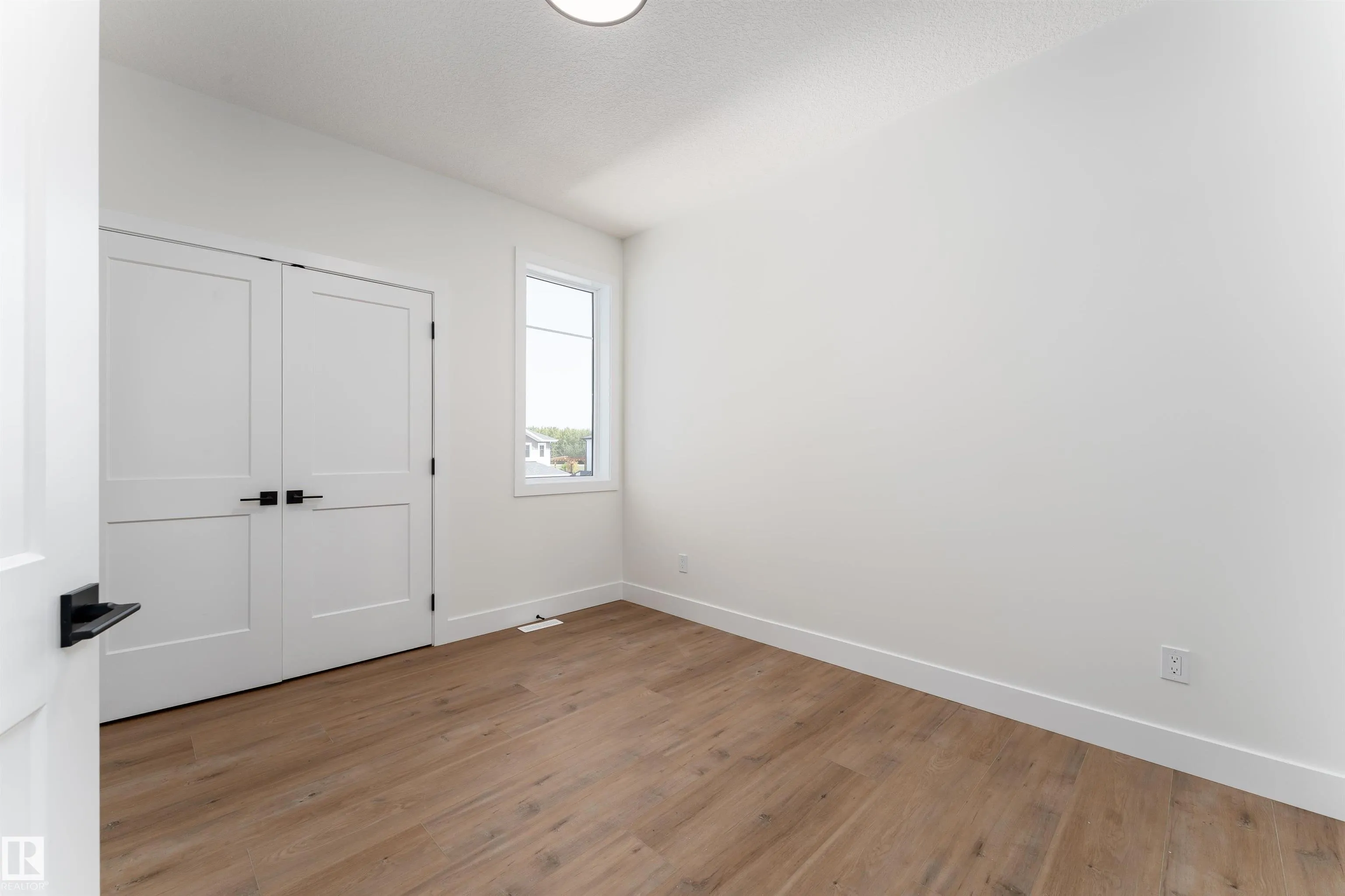 39 MAPLE Crescent
