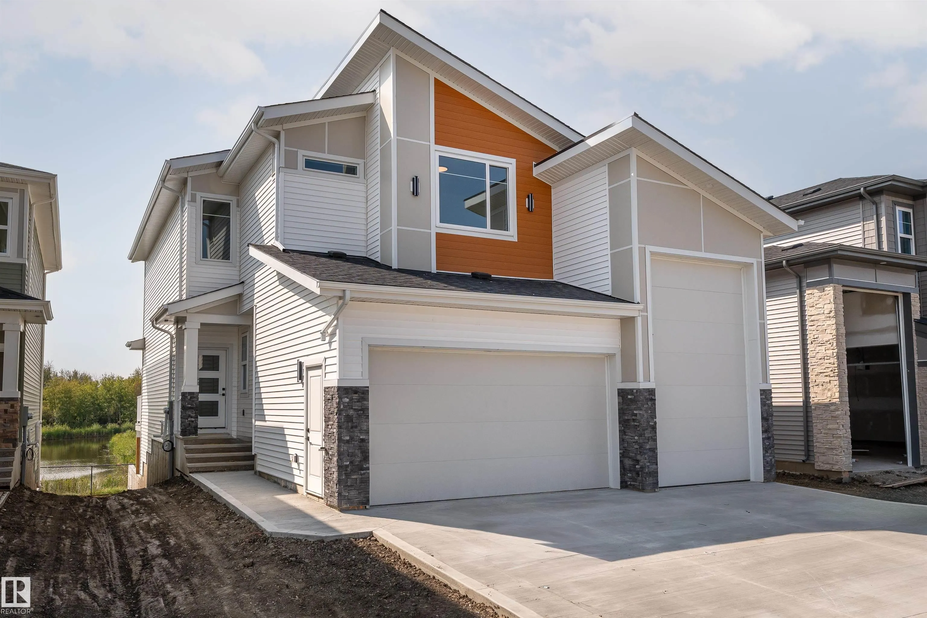 39 MAPLE Crescent