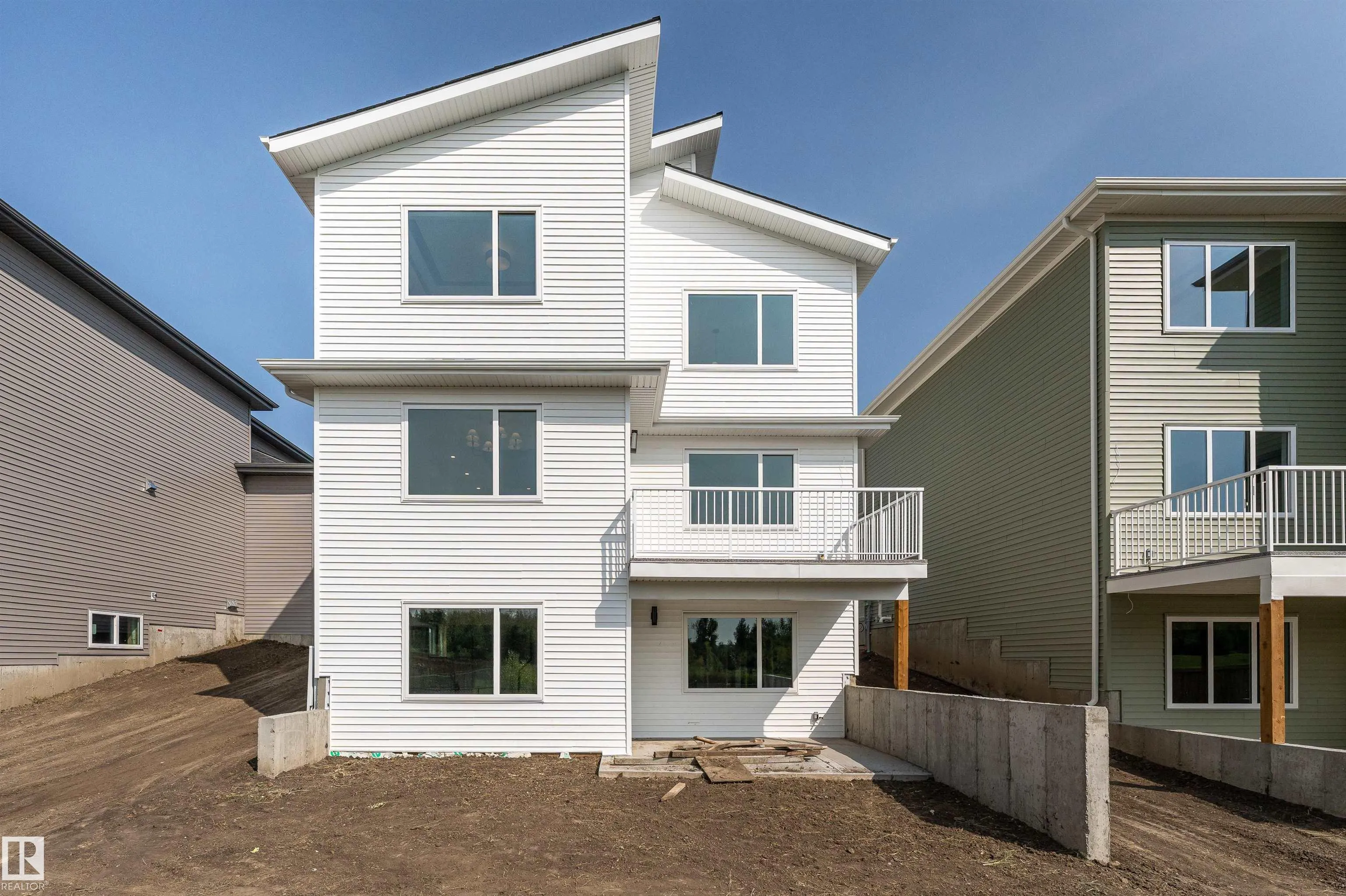 39 MAPLE Crescent