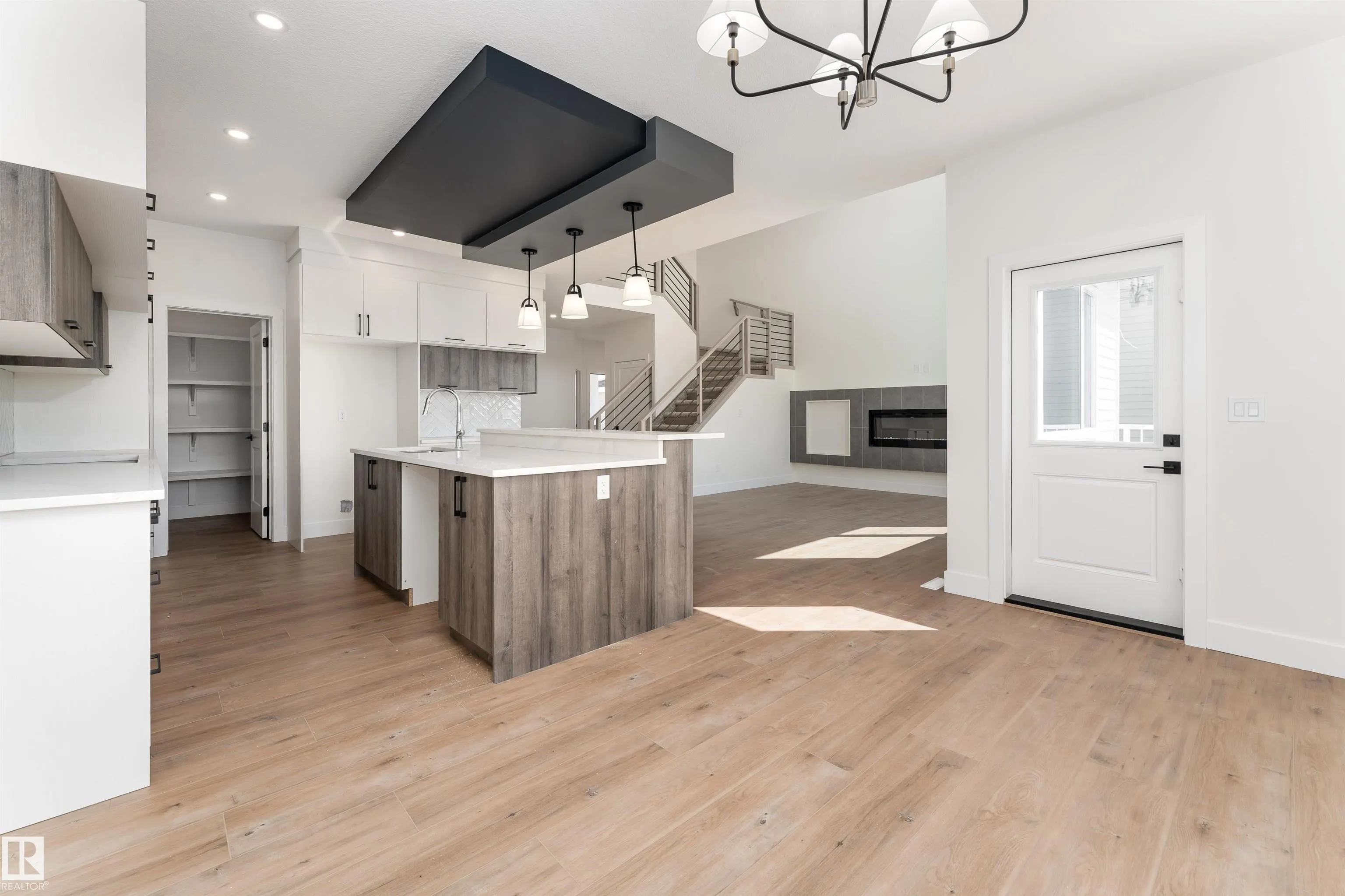 39 MAPLE Crescent