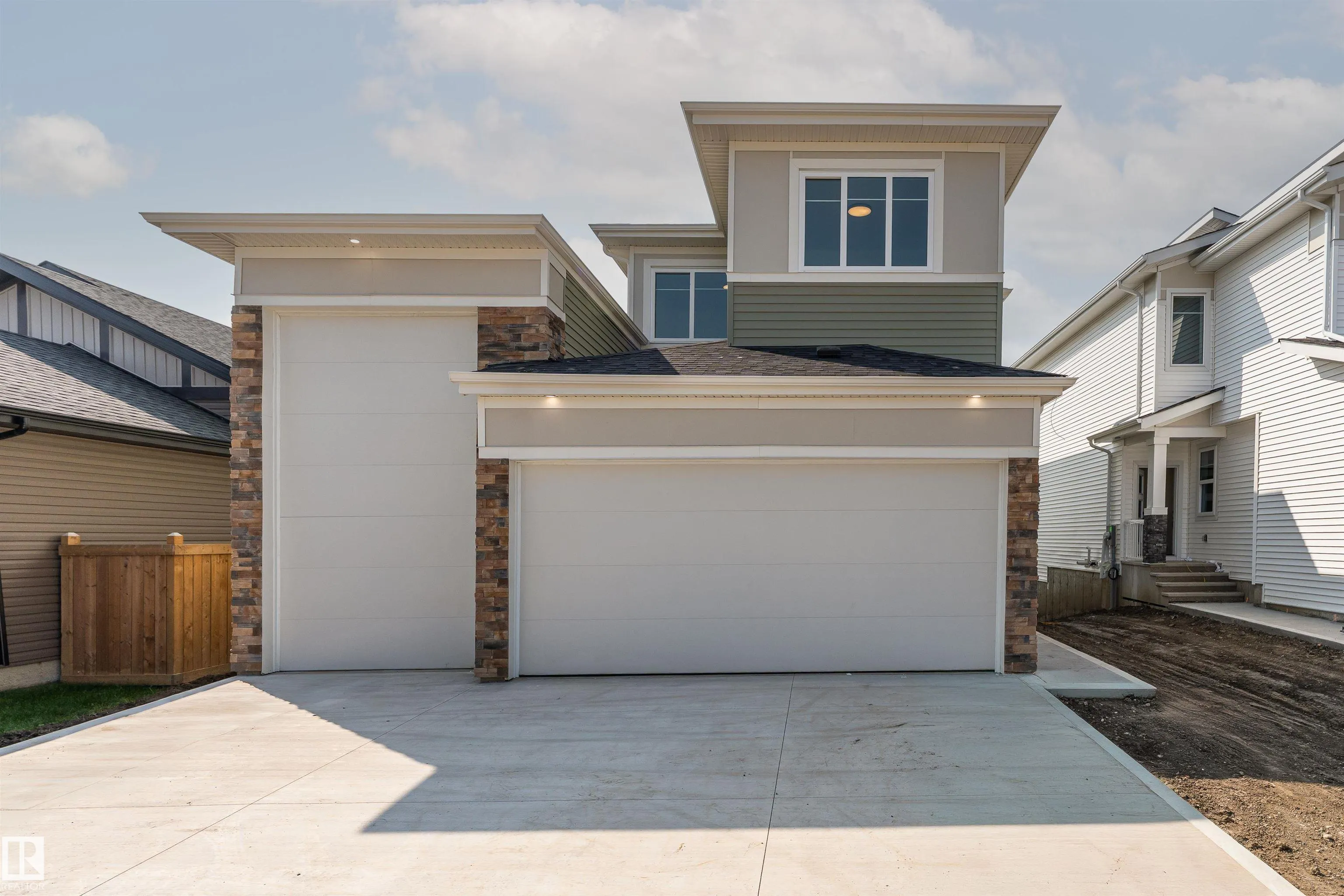 35 MAPLE CRES