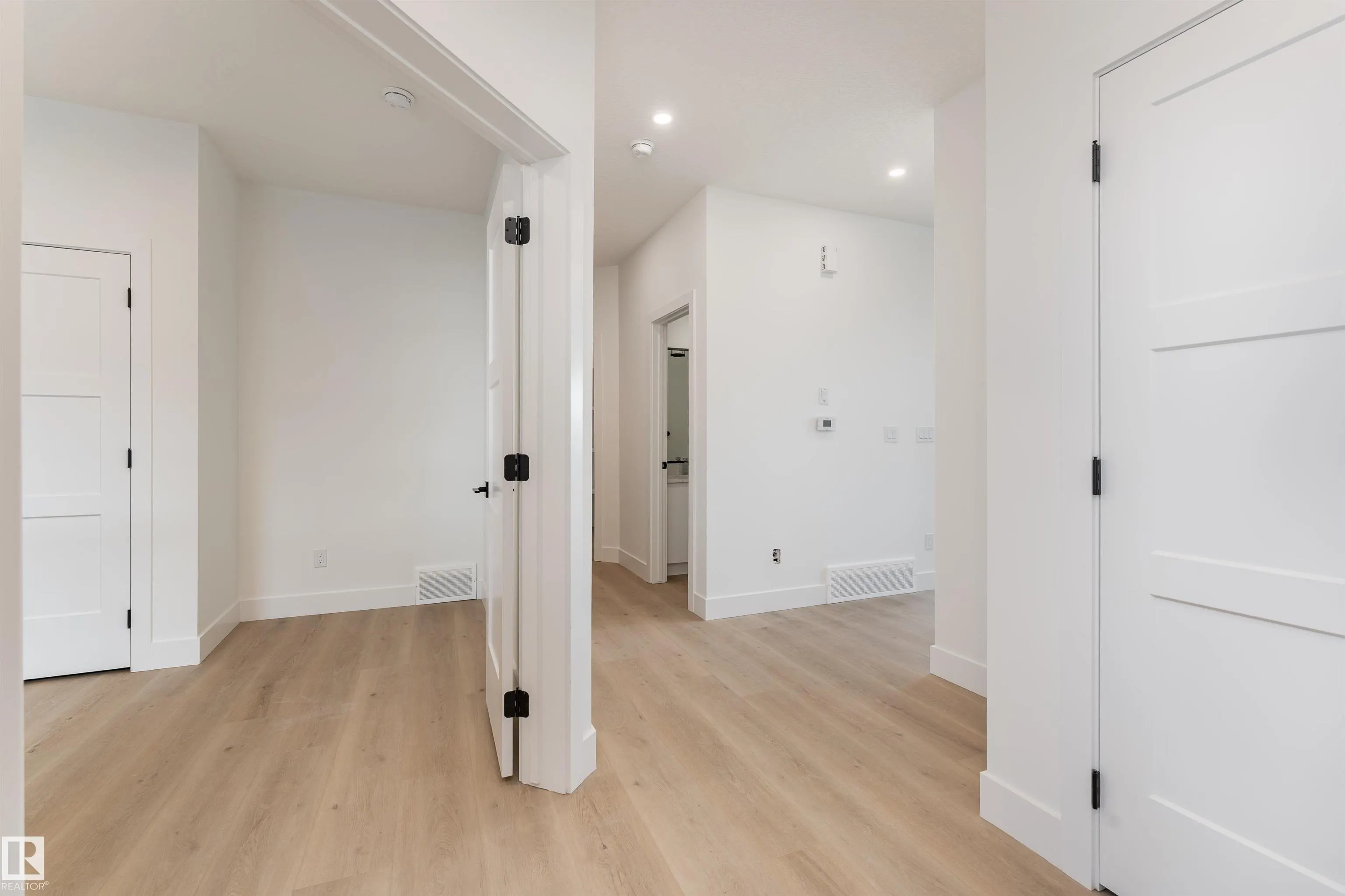 35 MAPLE CRES