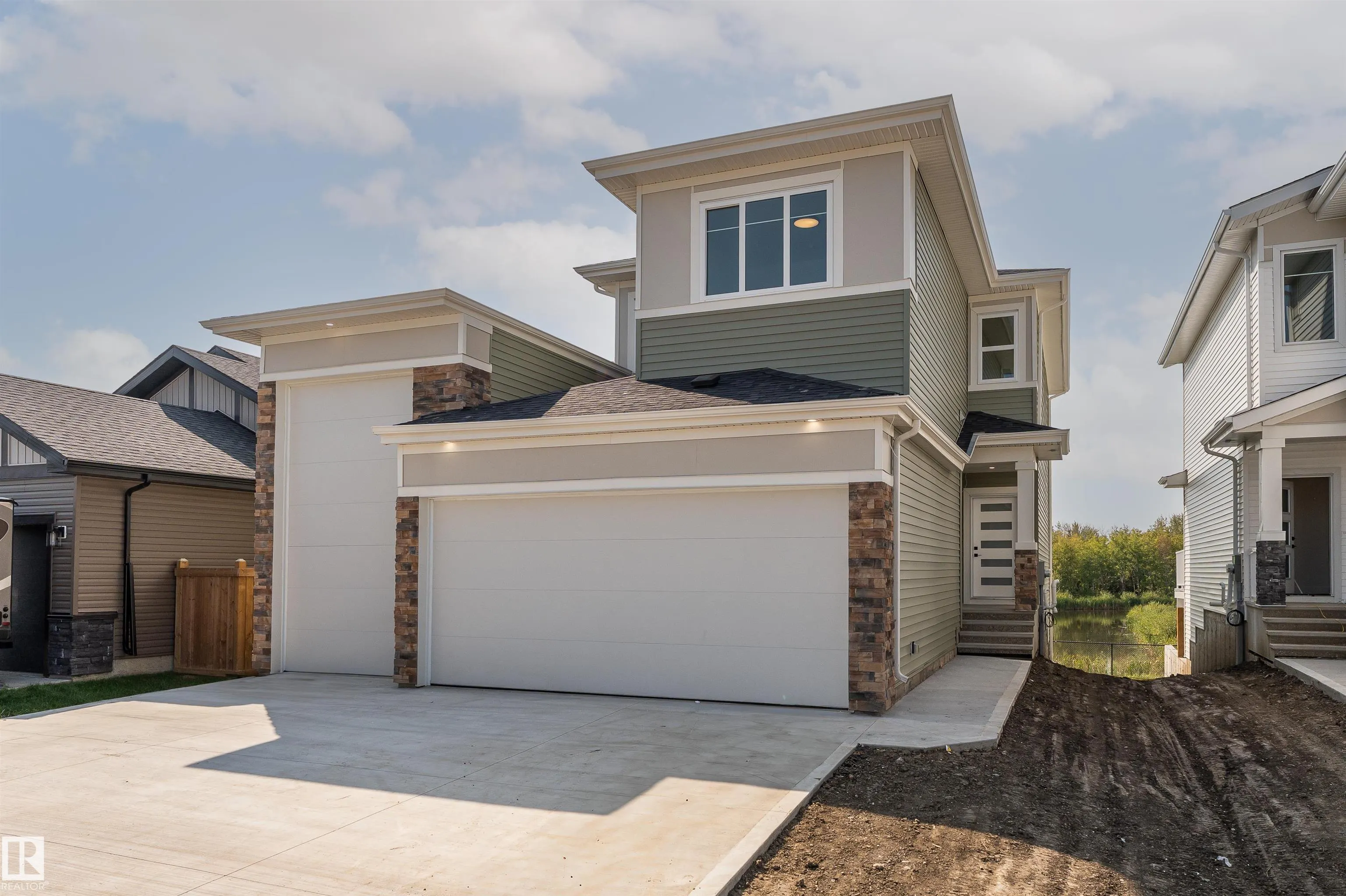 35 MAPLE CRES