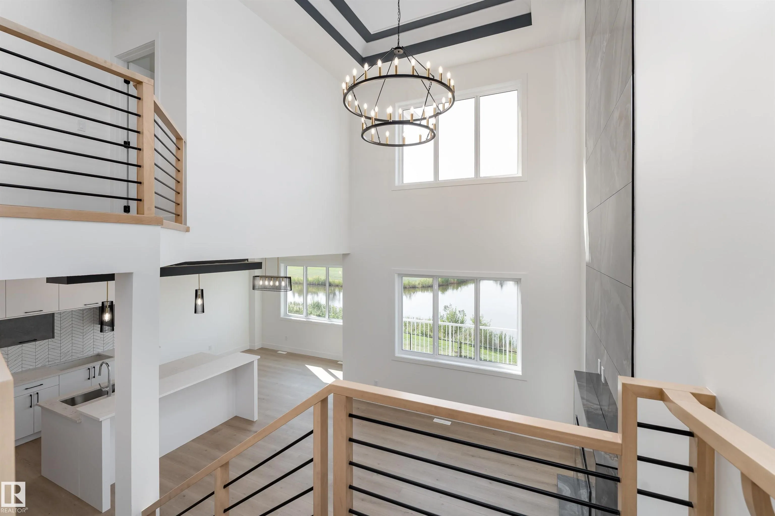35 MAPLE CRES