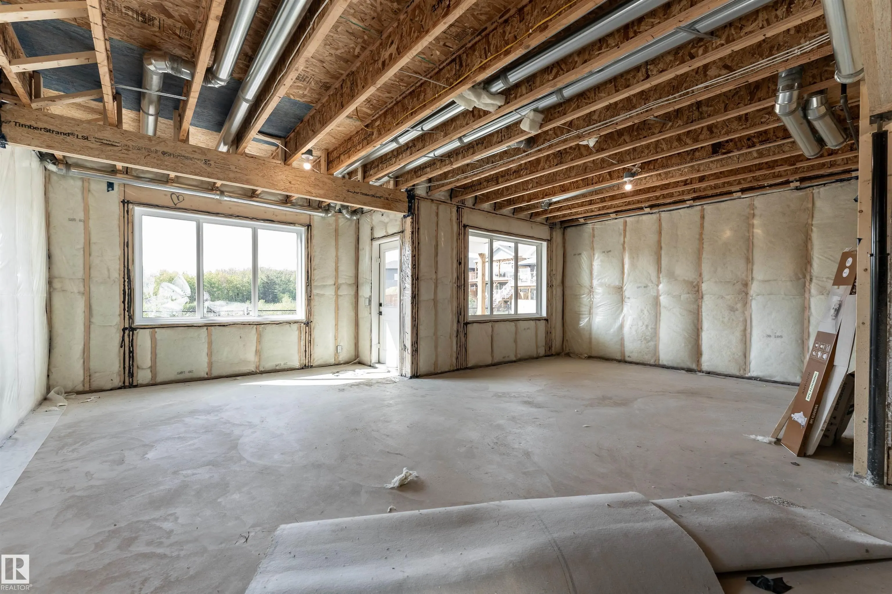 35 MAPLE CRES