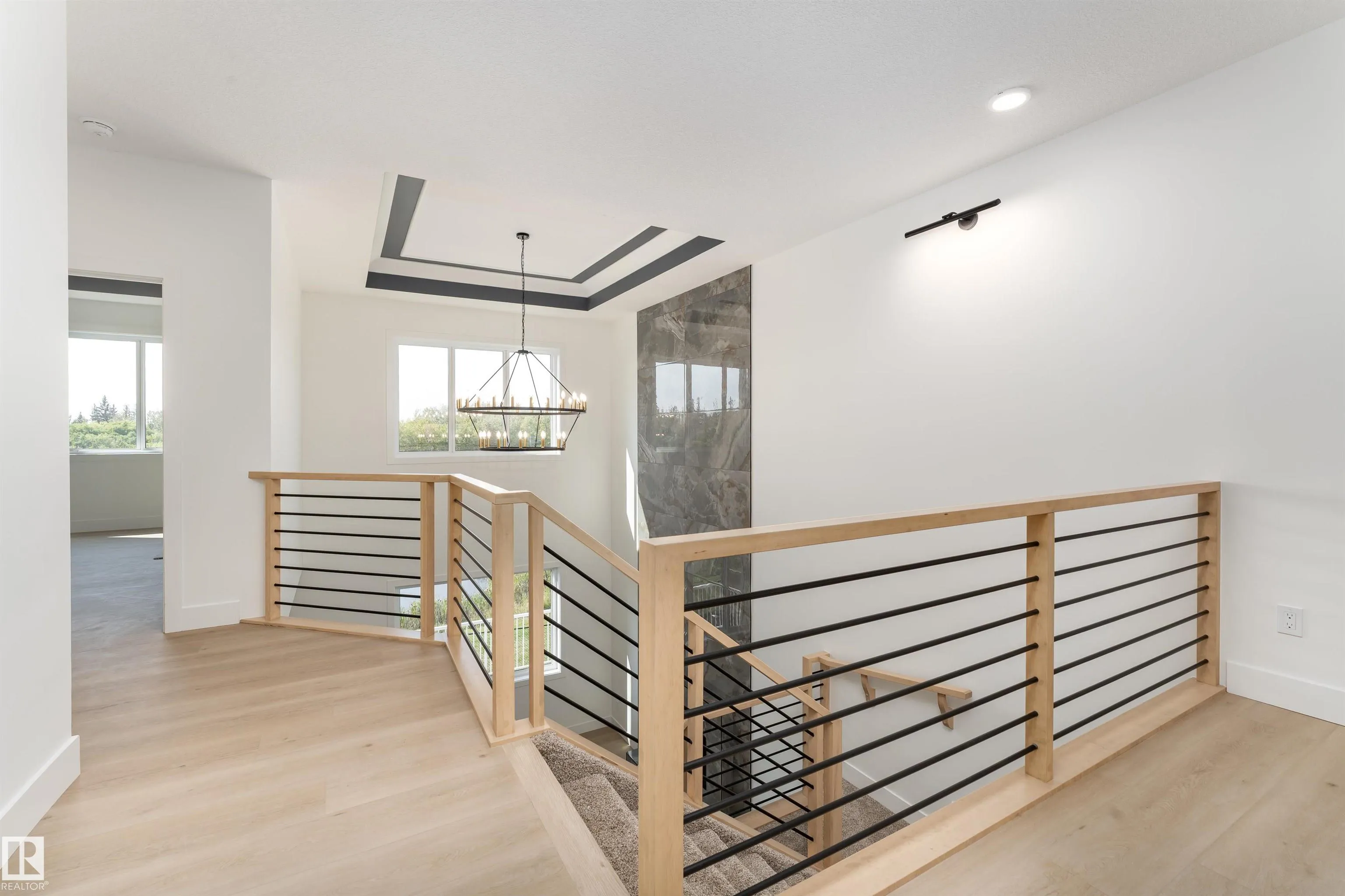 35 MAPLE CRES