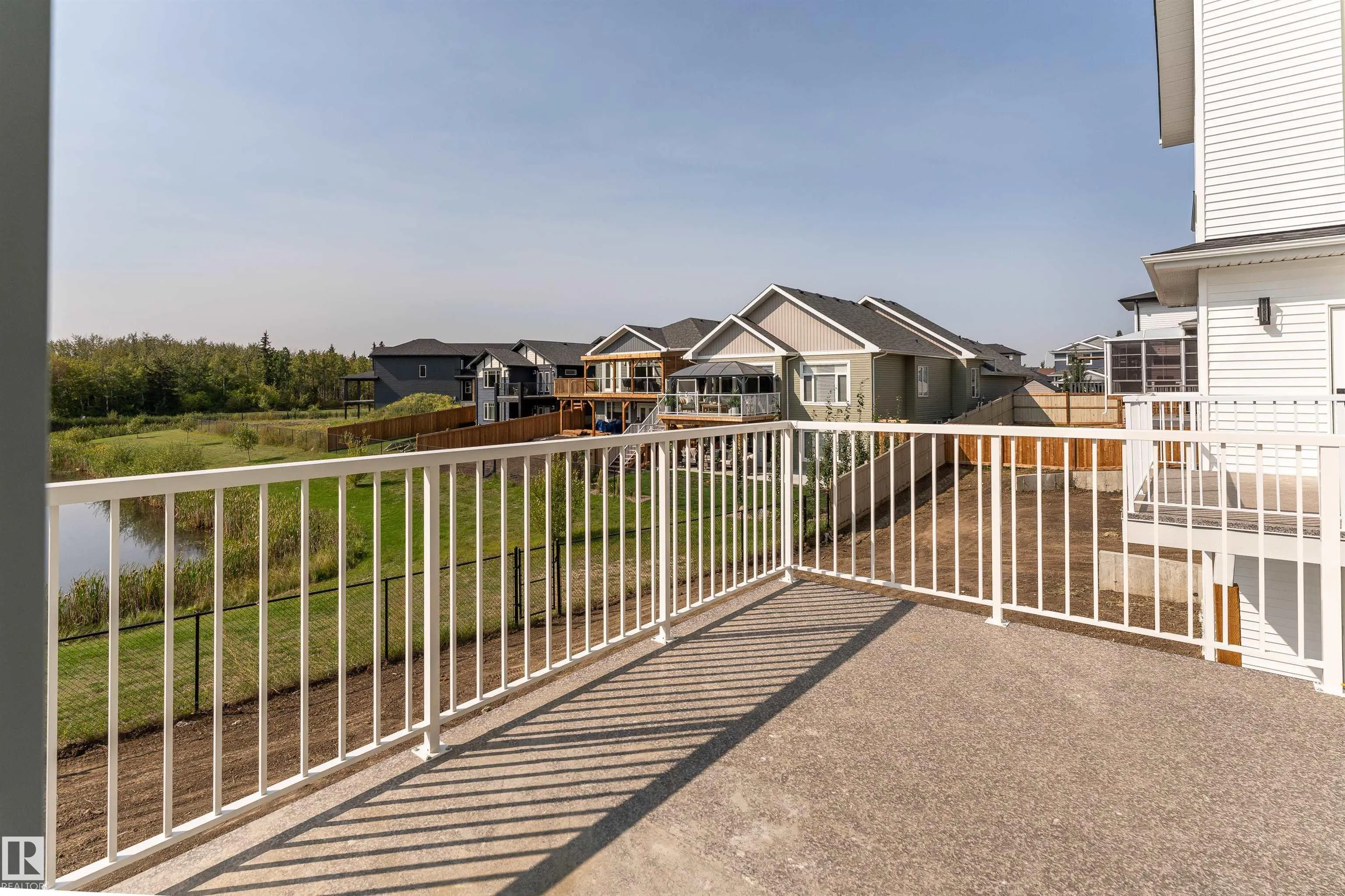 35 MAPLE CRES