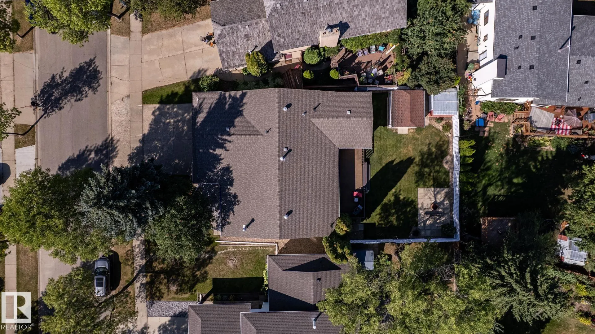 10 LORNE Crescent