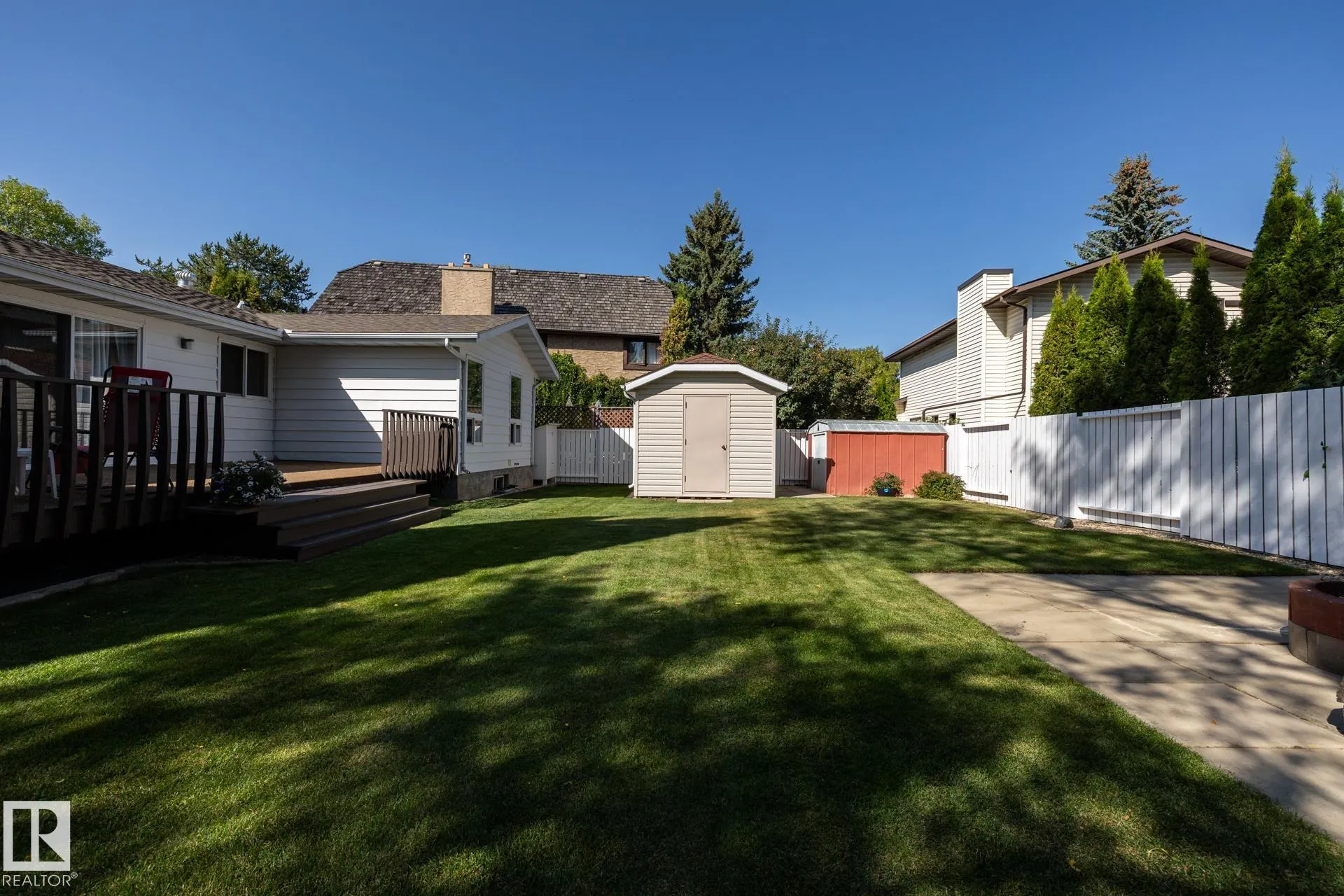 10 LORNE Crescent