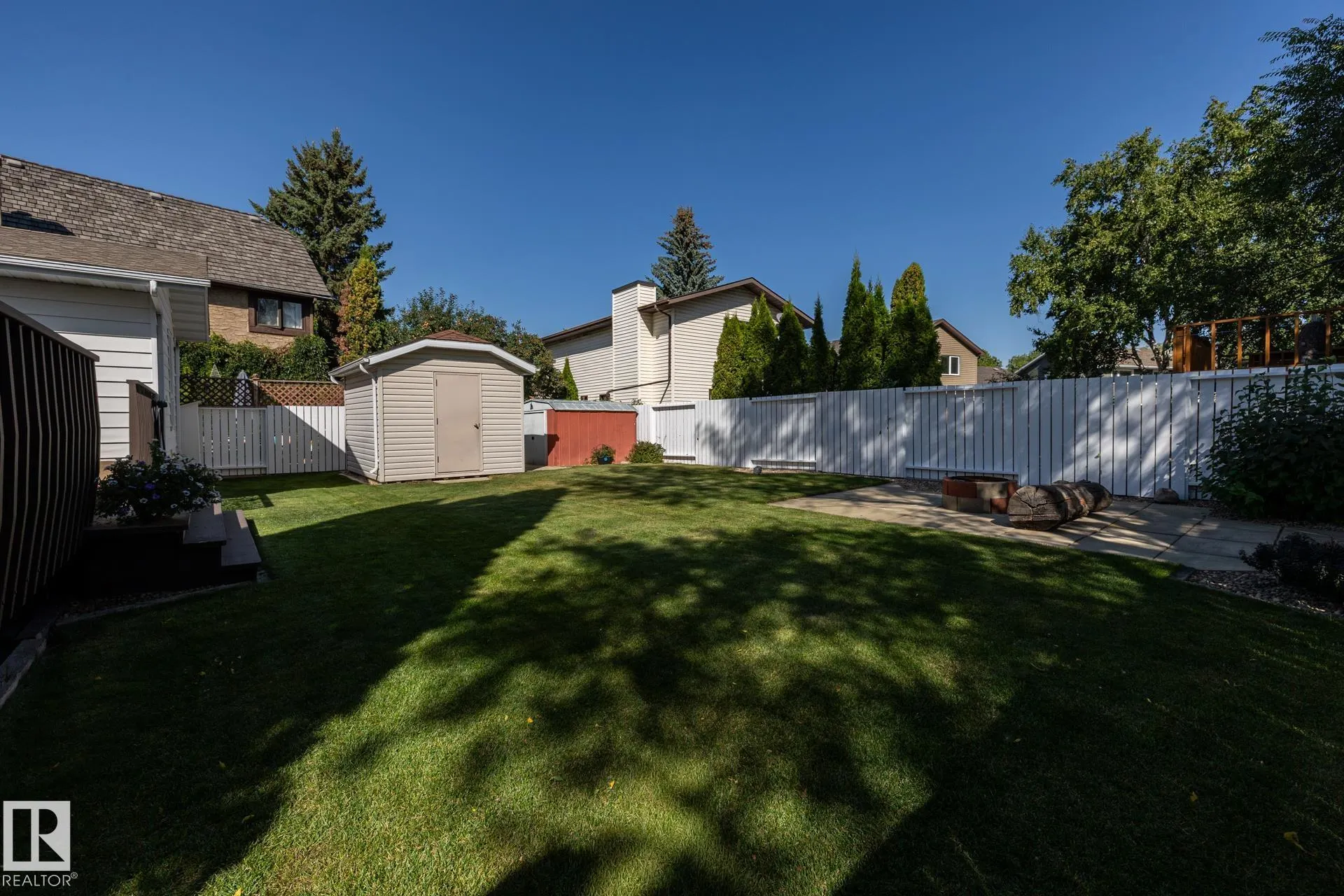 10 LORNE Crescent