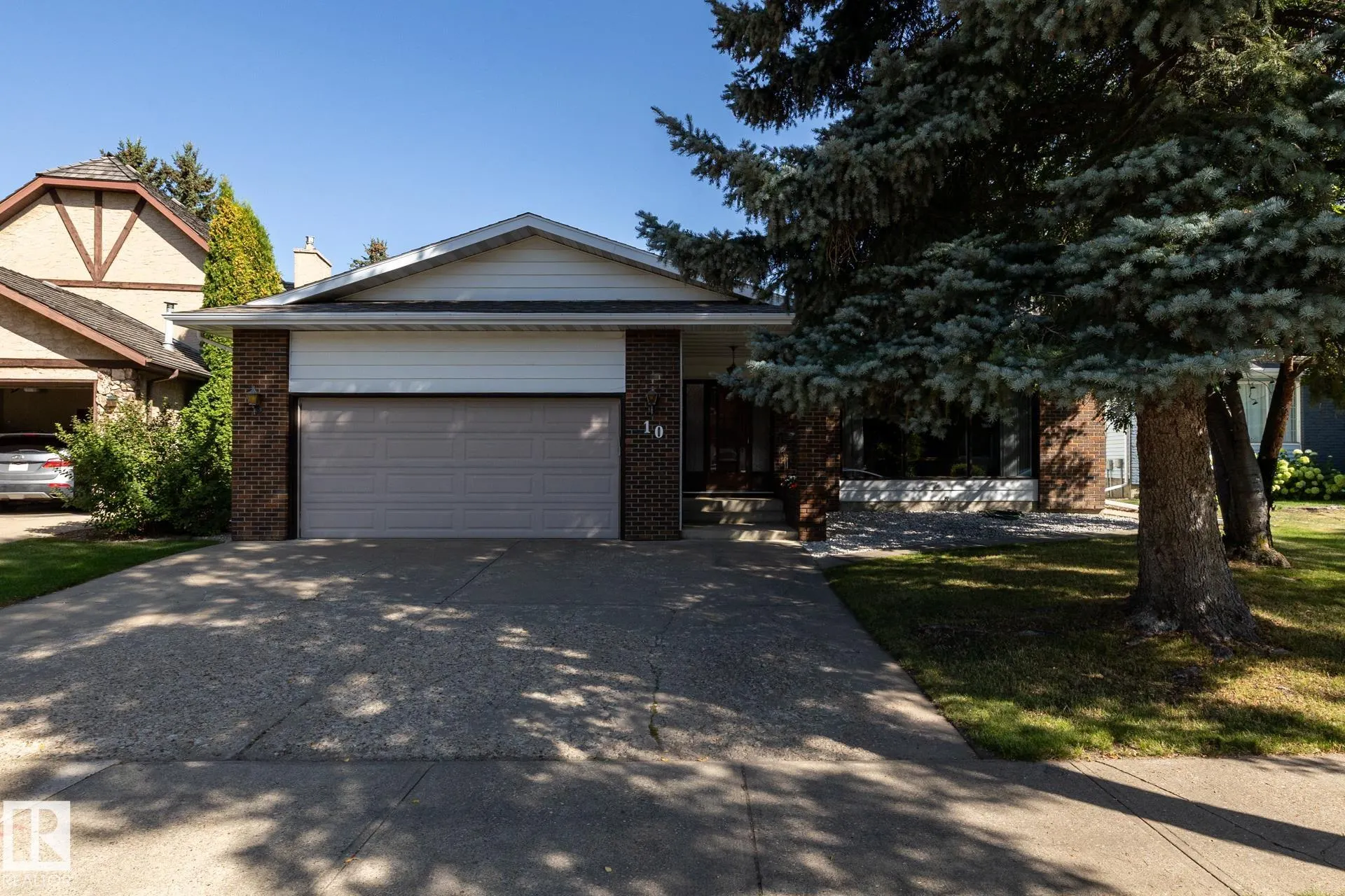 10 LORNE Crescent