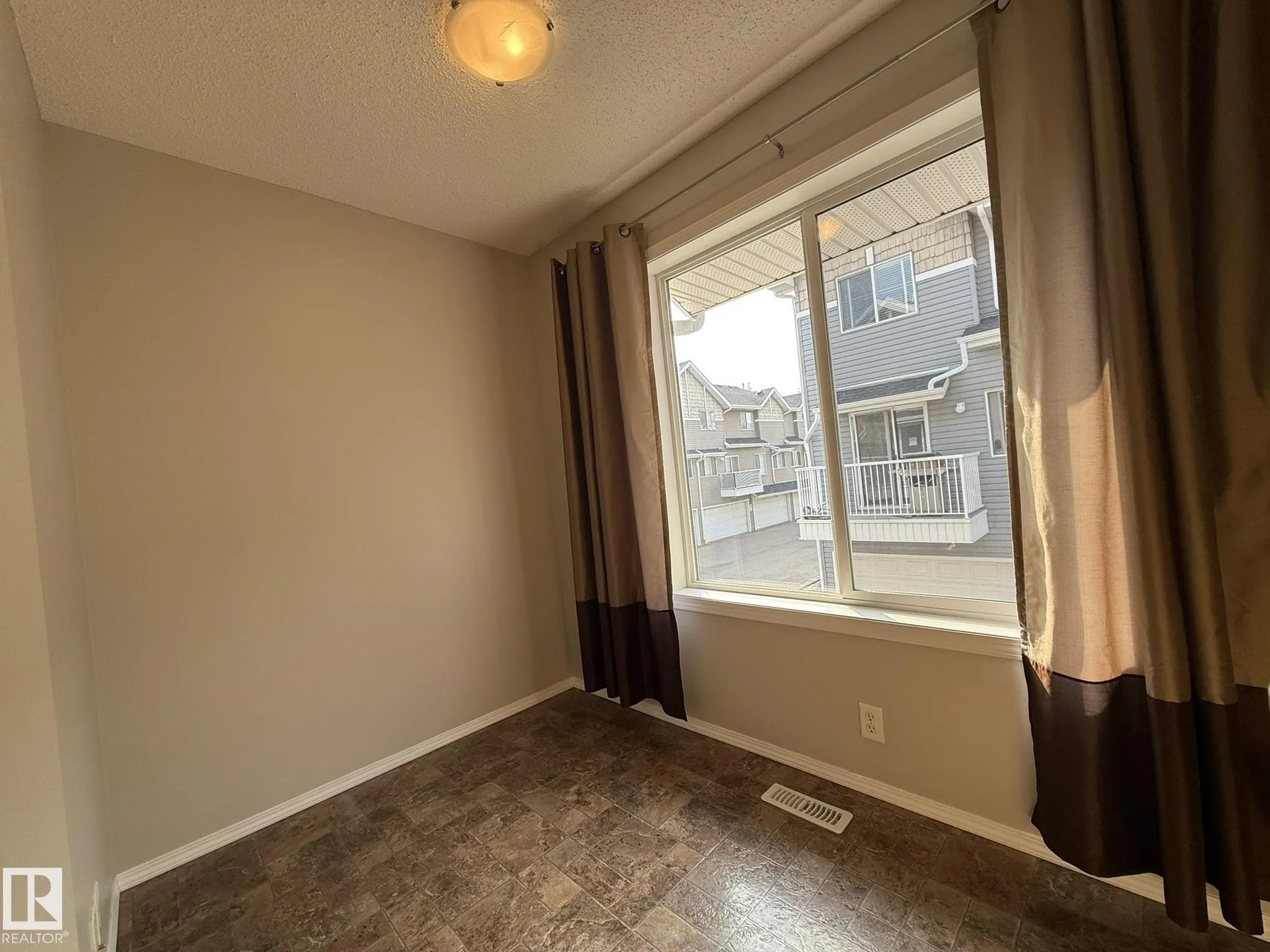 3075 TRELLE Crescent