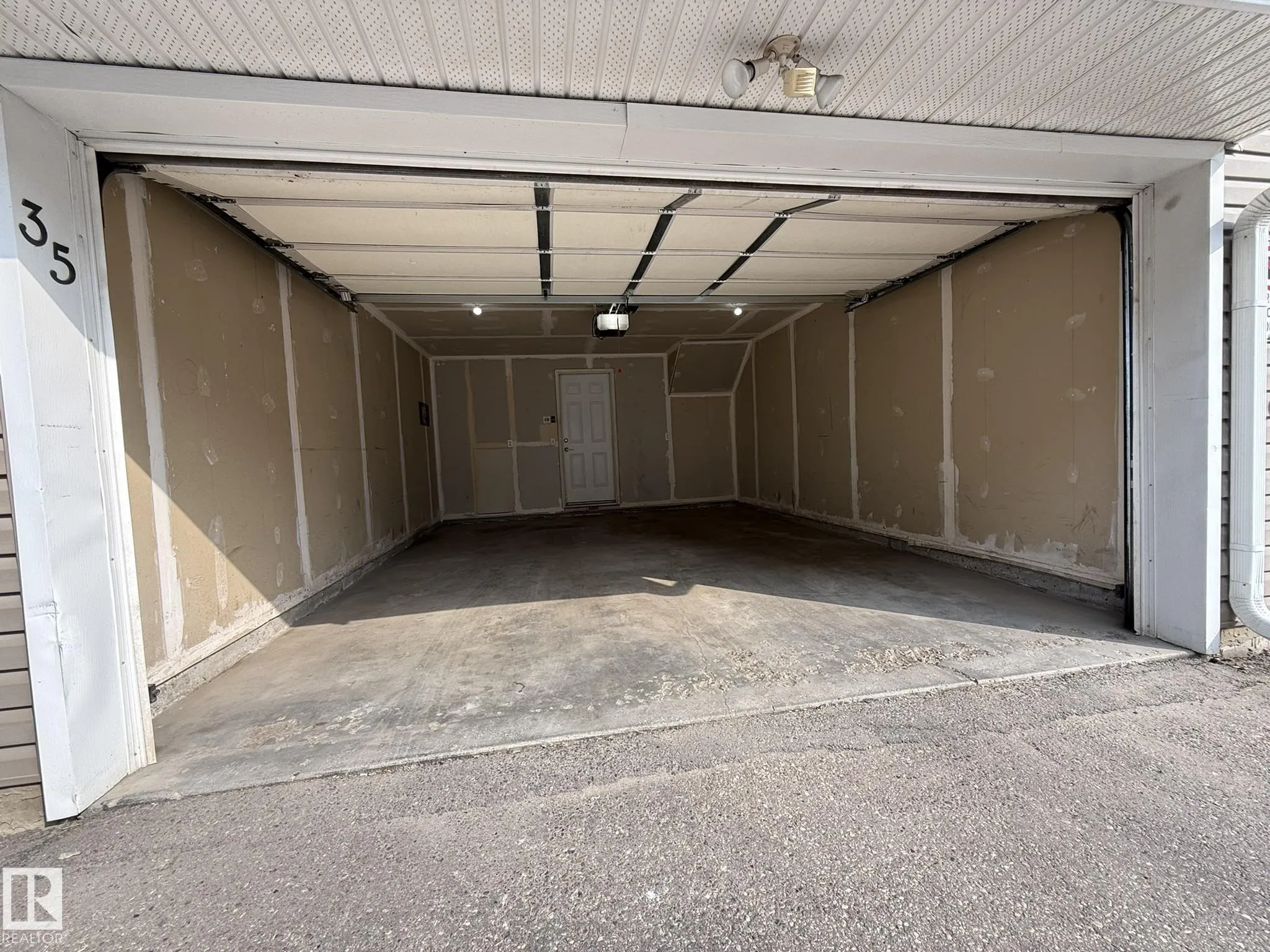 3075 TRELLE Crescent