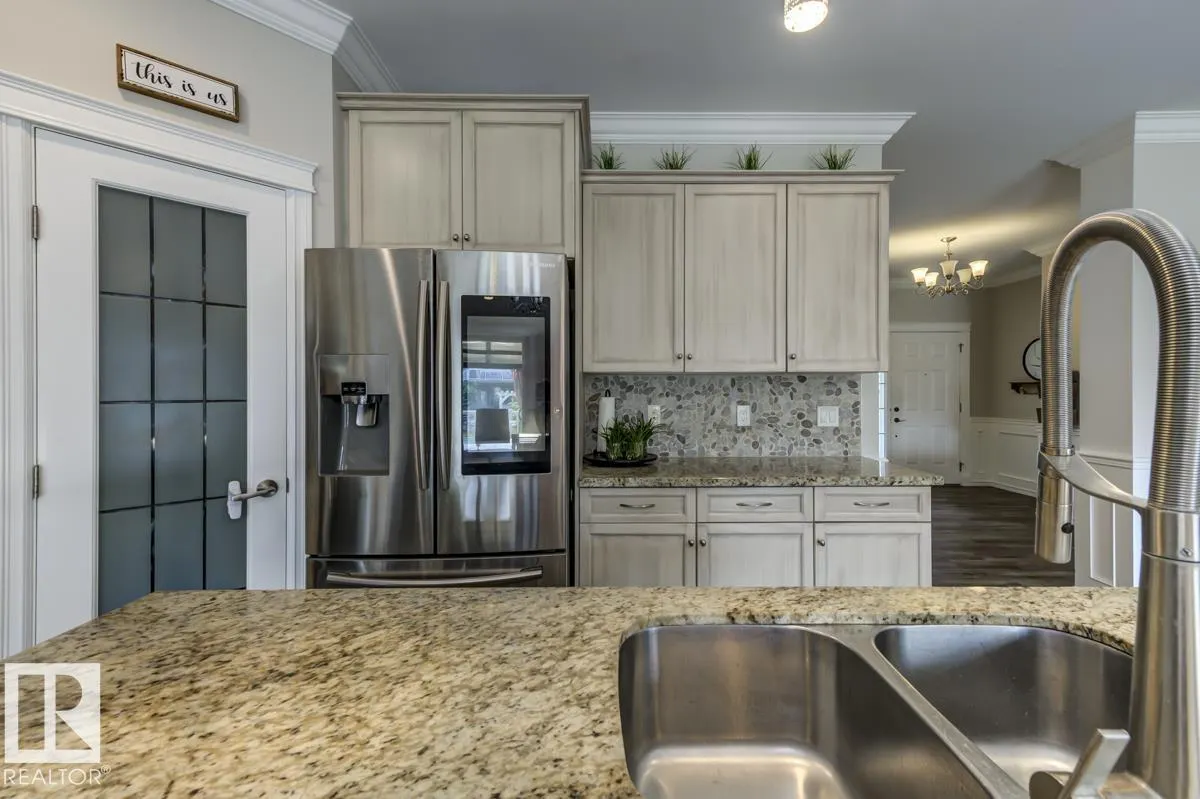 2013 CHRISTOPHER Close