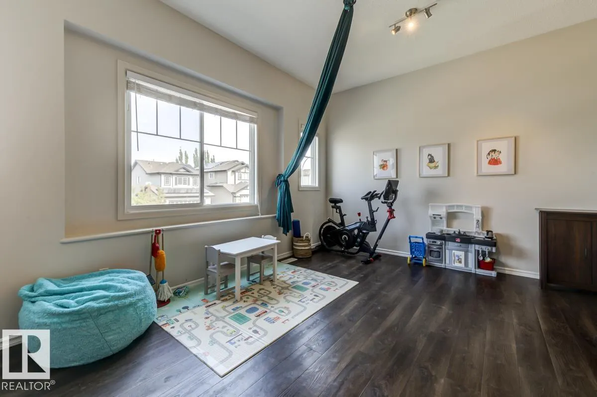 2013 CHRISTOPHER Close