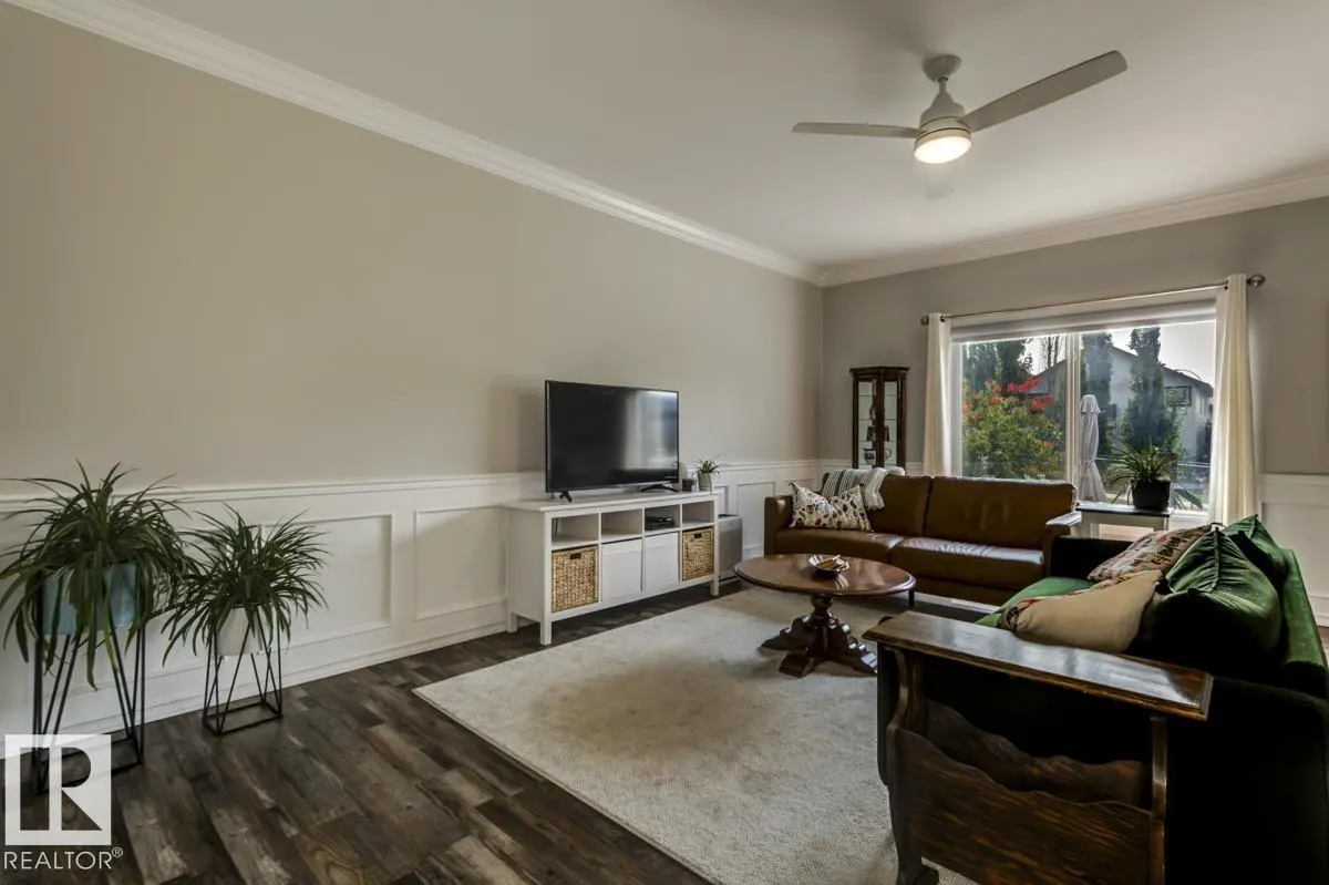 2013 CHRISTOPHER Close