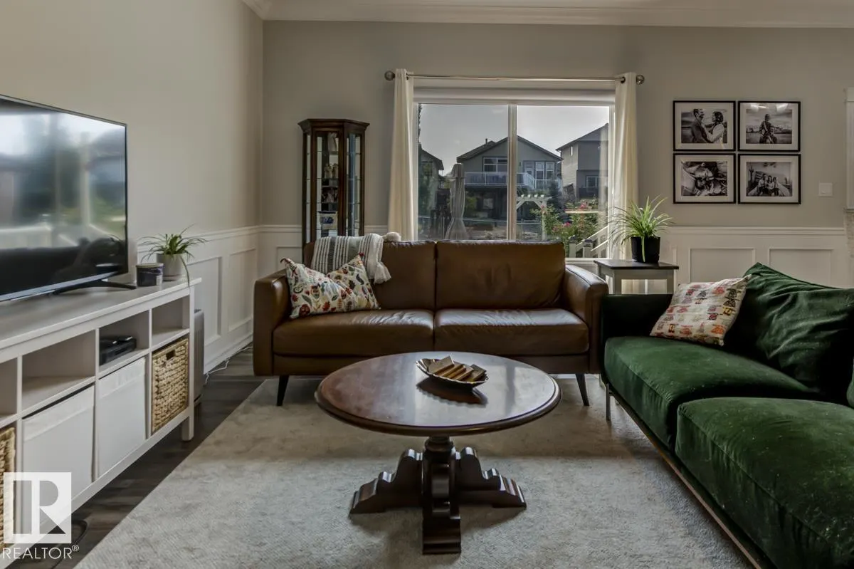 2013 CHRISTOPHER Close