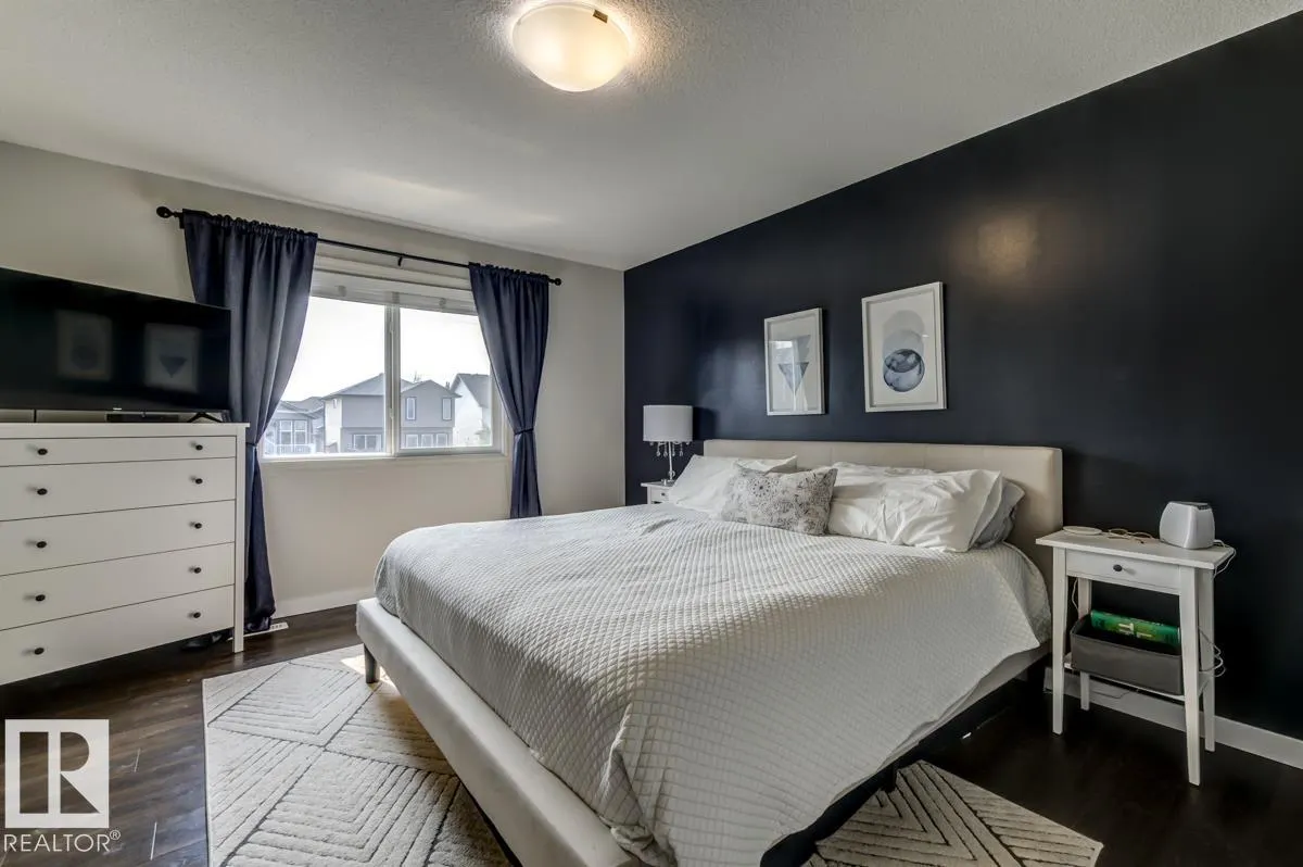 2013 CHRISTOPHER Close