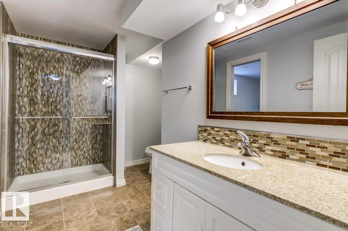 2013 CHRISTOPHER Close