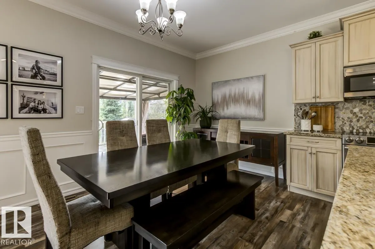 2013 CHRISTOPHER Close